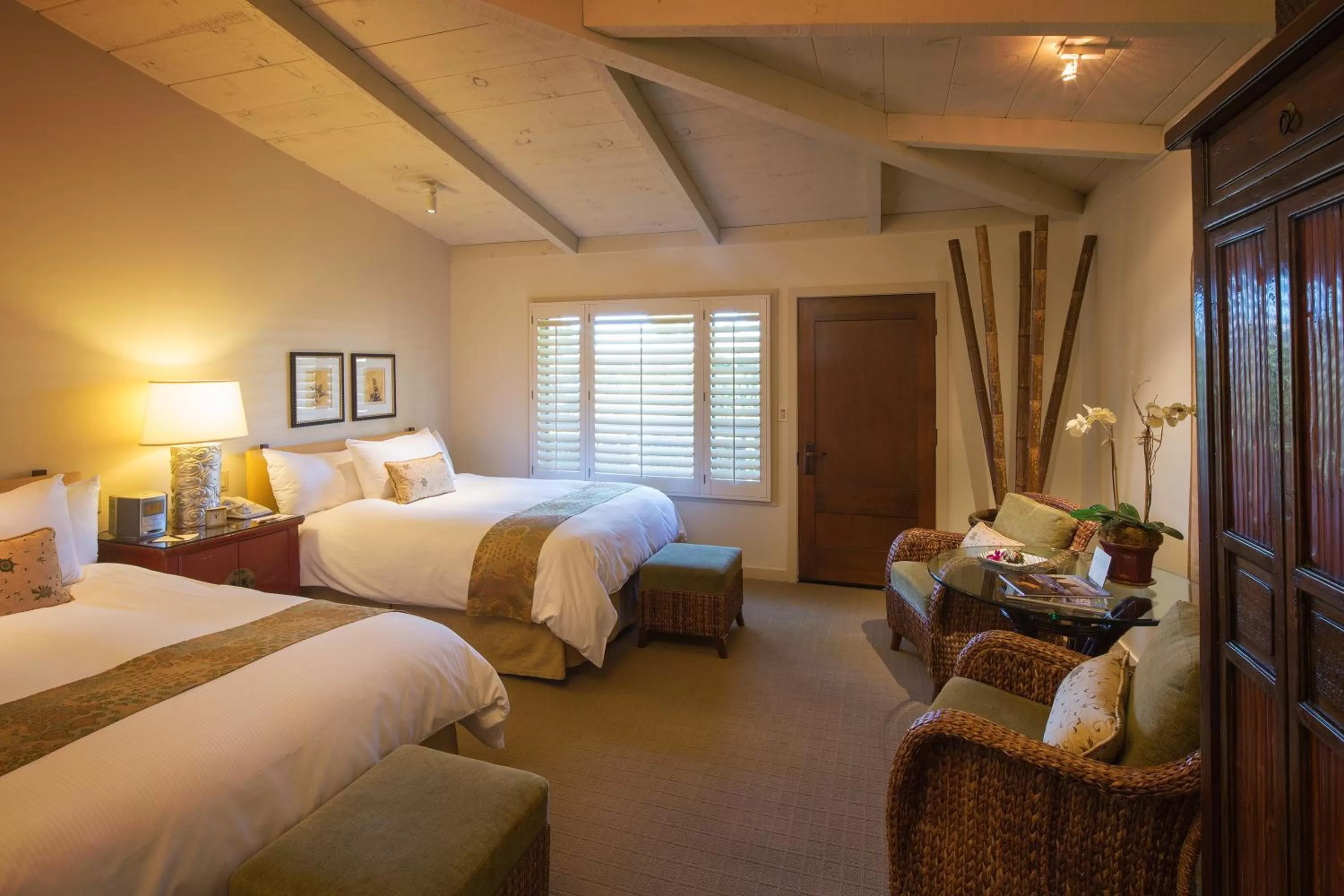 Photo of the whole room, Bed in Tradewinds Carmel