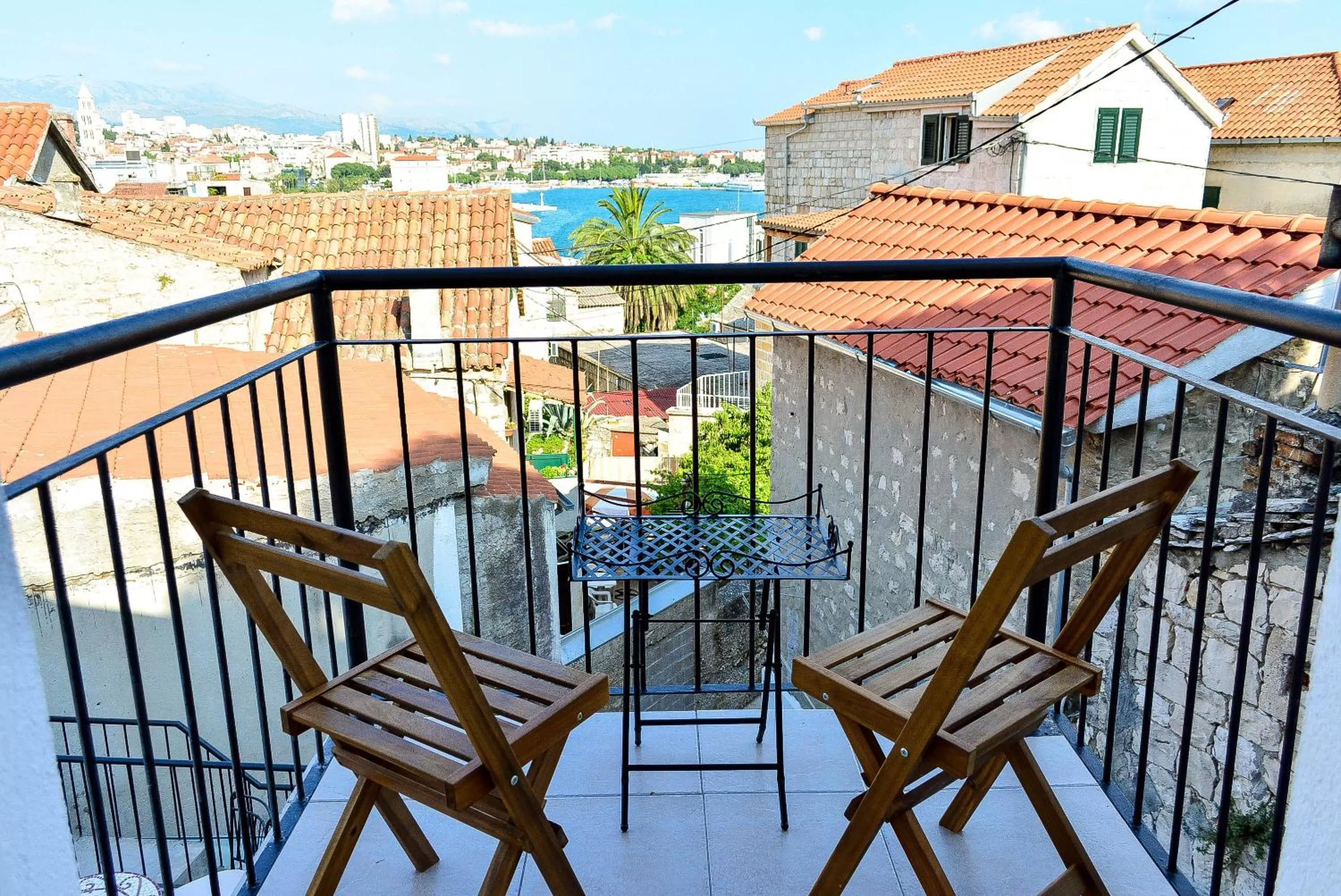 Balcony/Terrace in Golden B&B