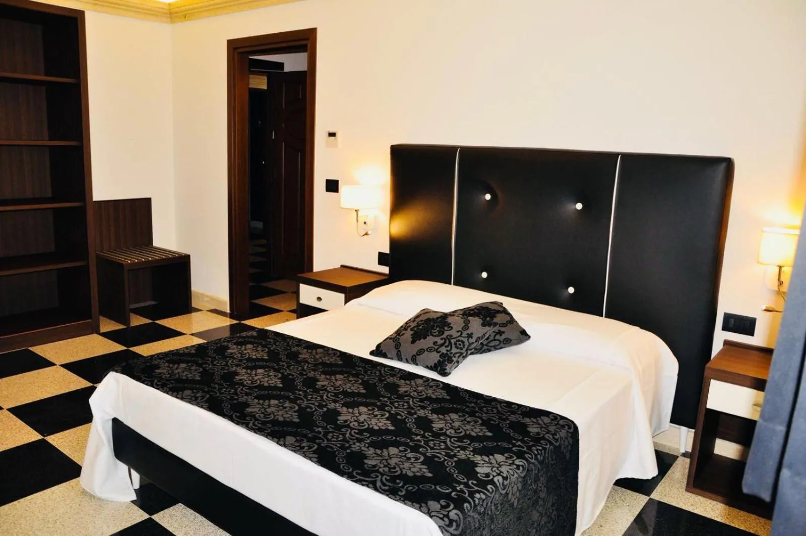 Bedroom, Bed in BHB Hotel