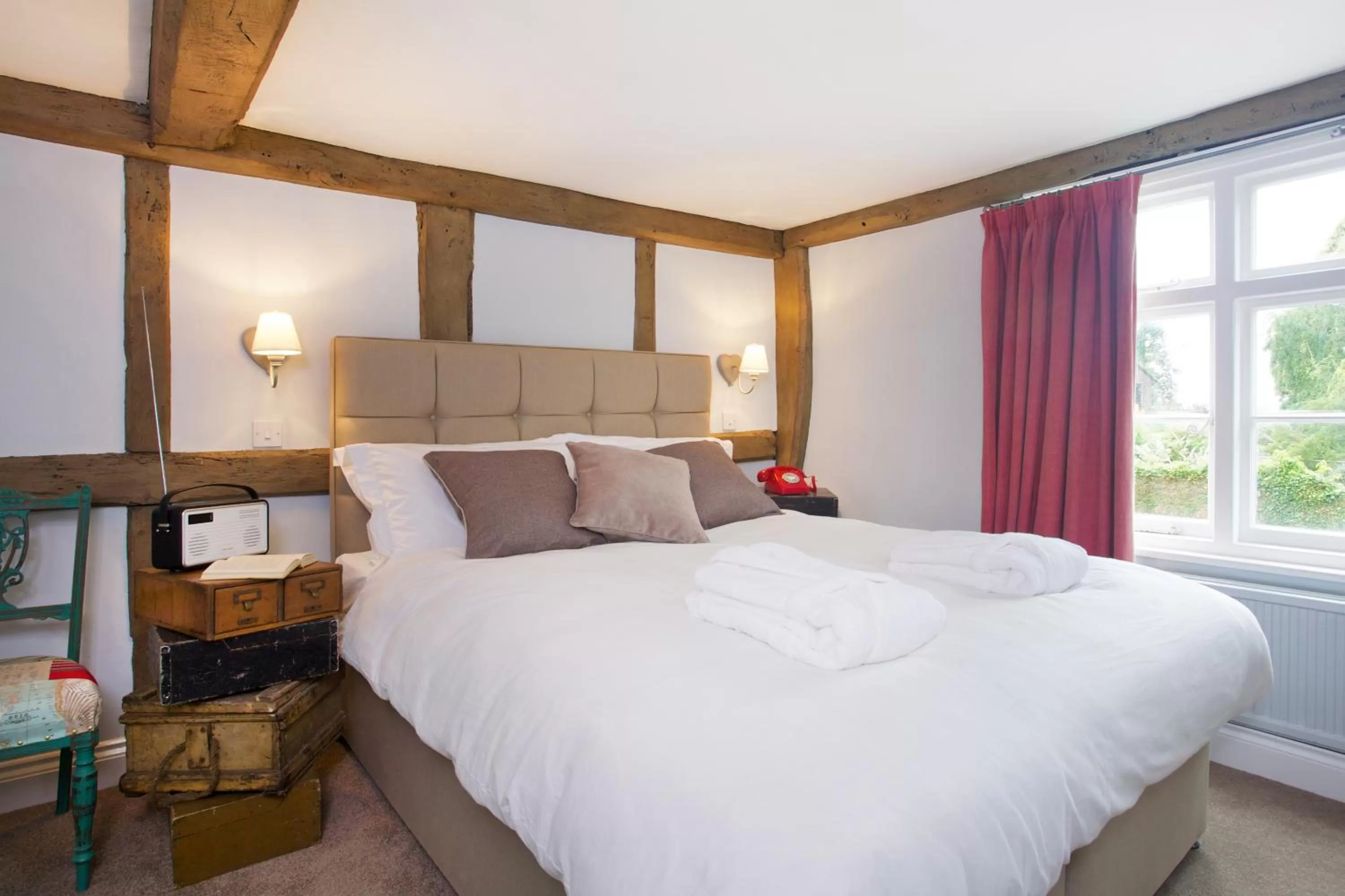 Bedroom, Bed in The Queen's Inn