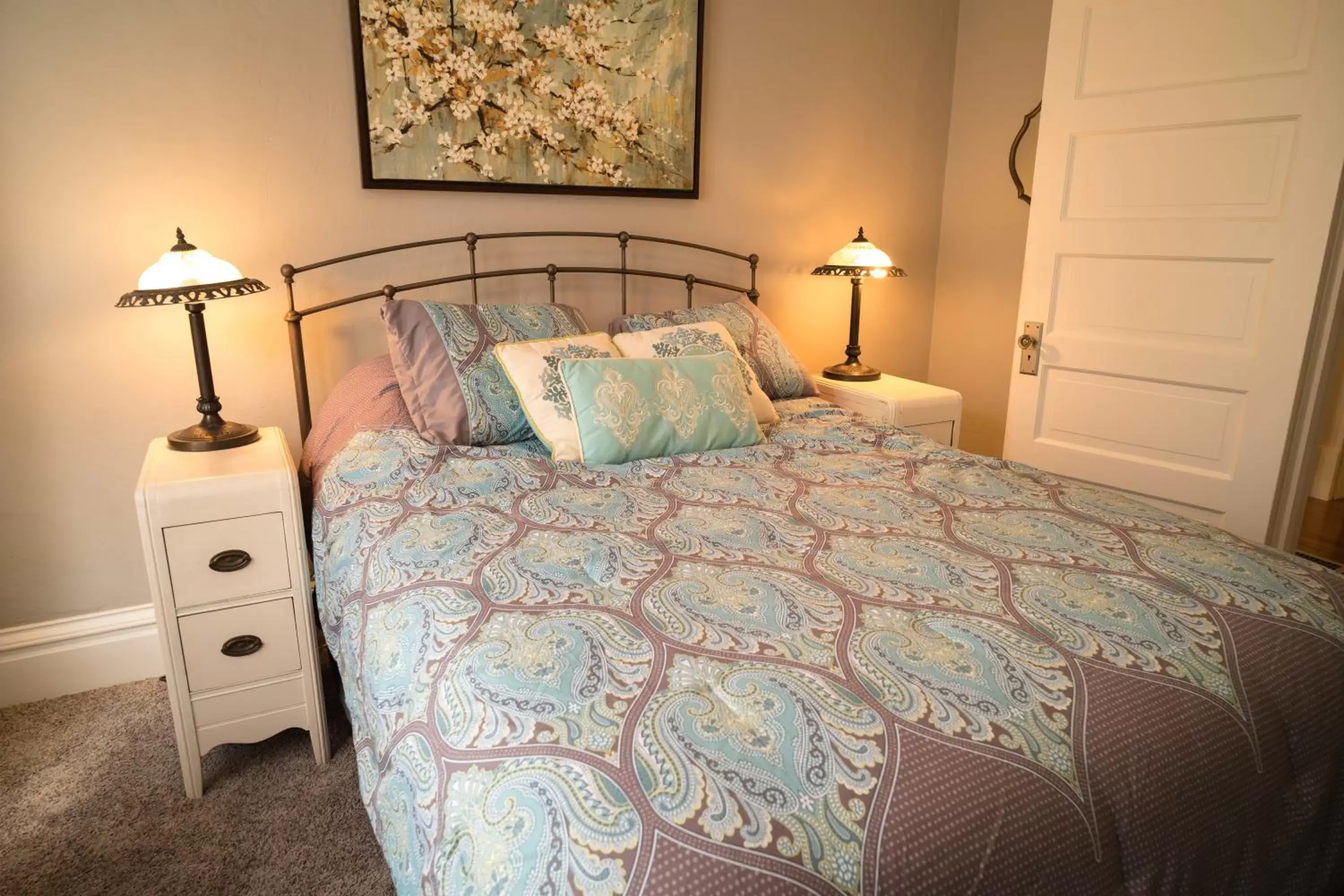 Deluxe Double Room in Poppy Sister Inn Deluxe Double Room in Poppy Sister Inn