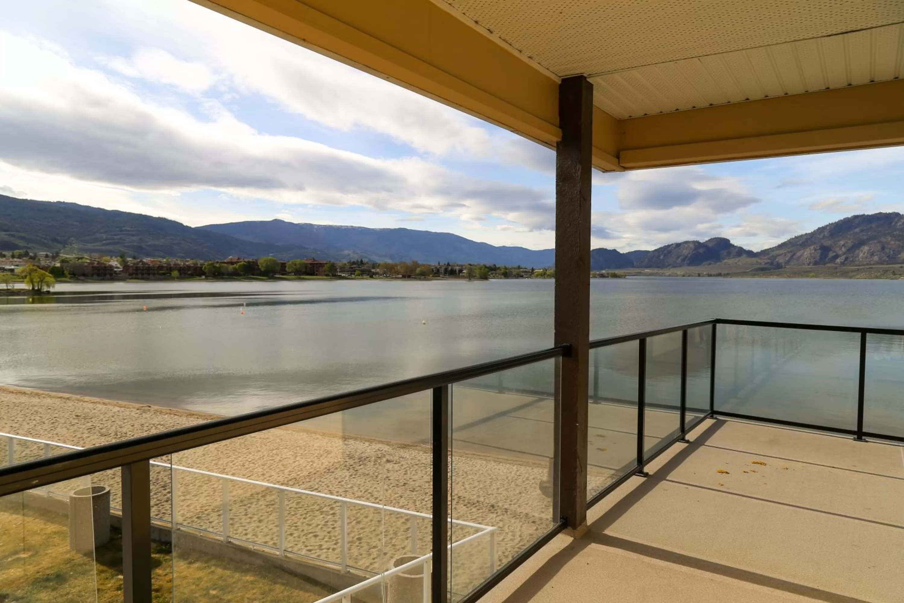 Lake view in Richter Pass Beach Resort