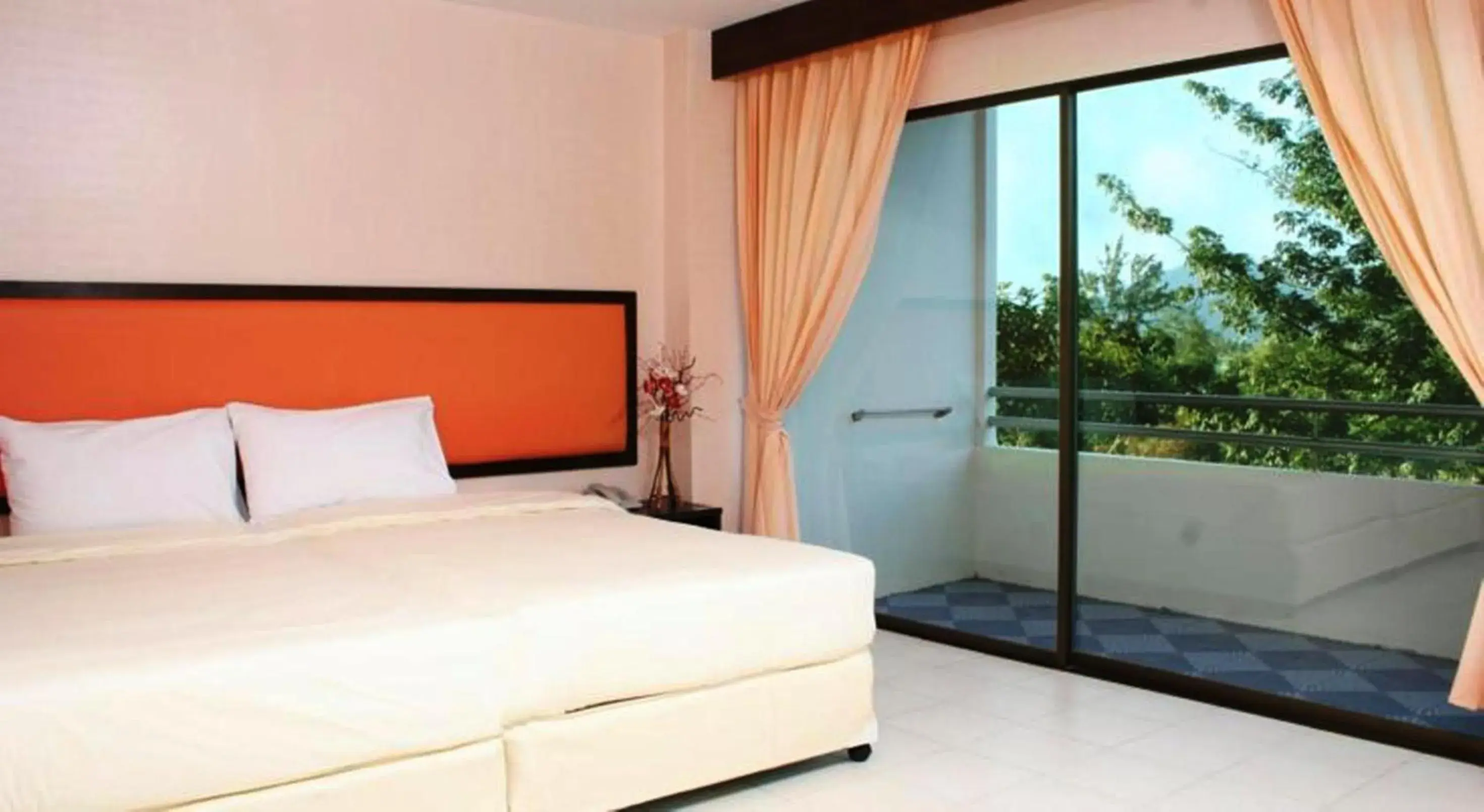 Deluxe Double or Twin Room in Nice Beach Hotel Deluxe Double or Twin Room in Nice Beach Hotel