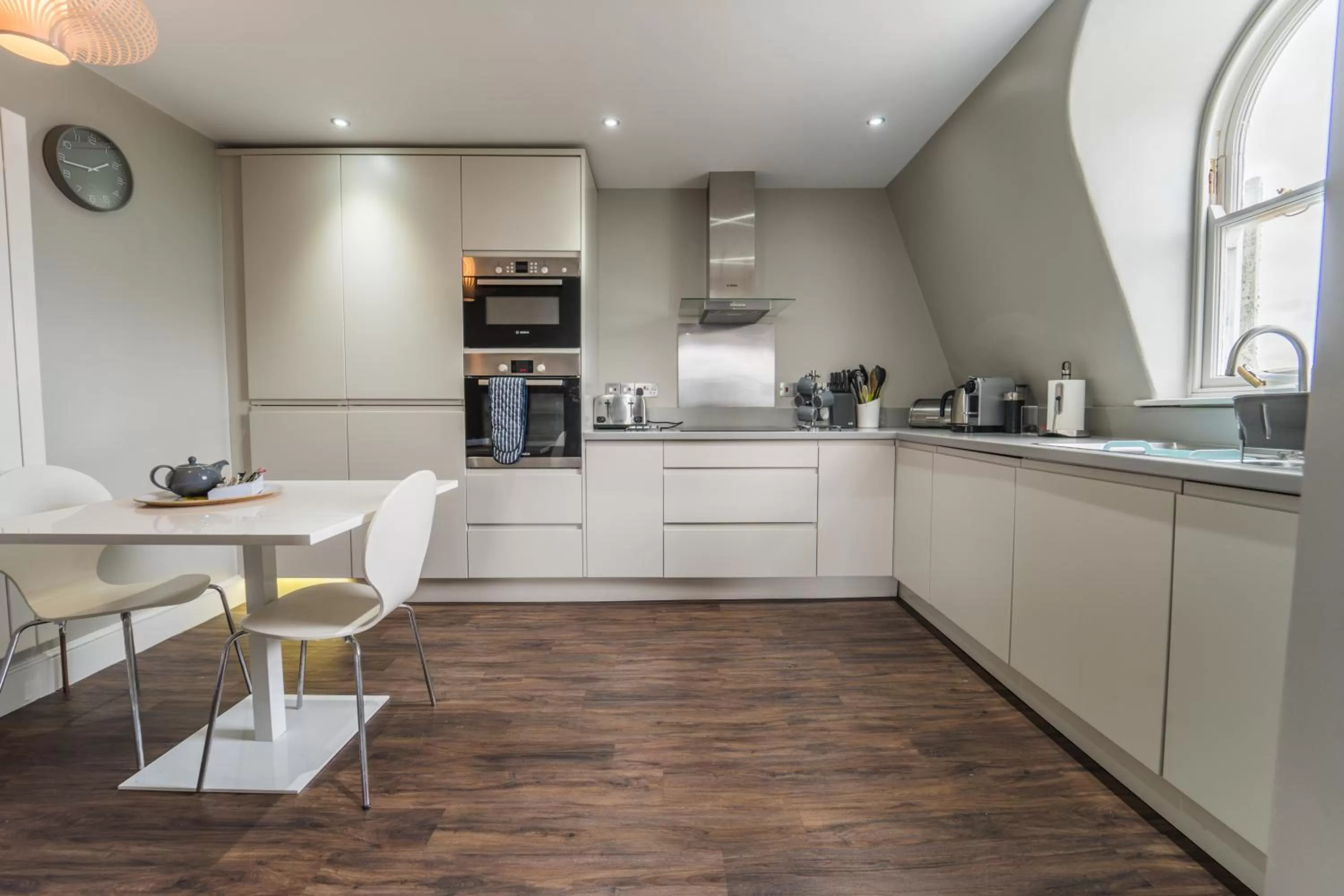 Kitchen or kitchenette in 1 Elliot Terrace