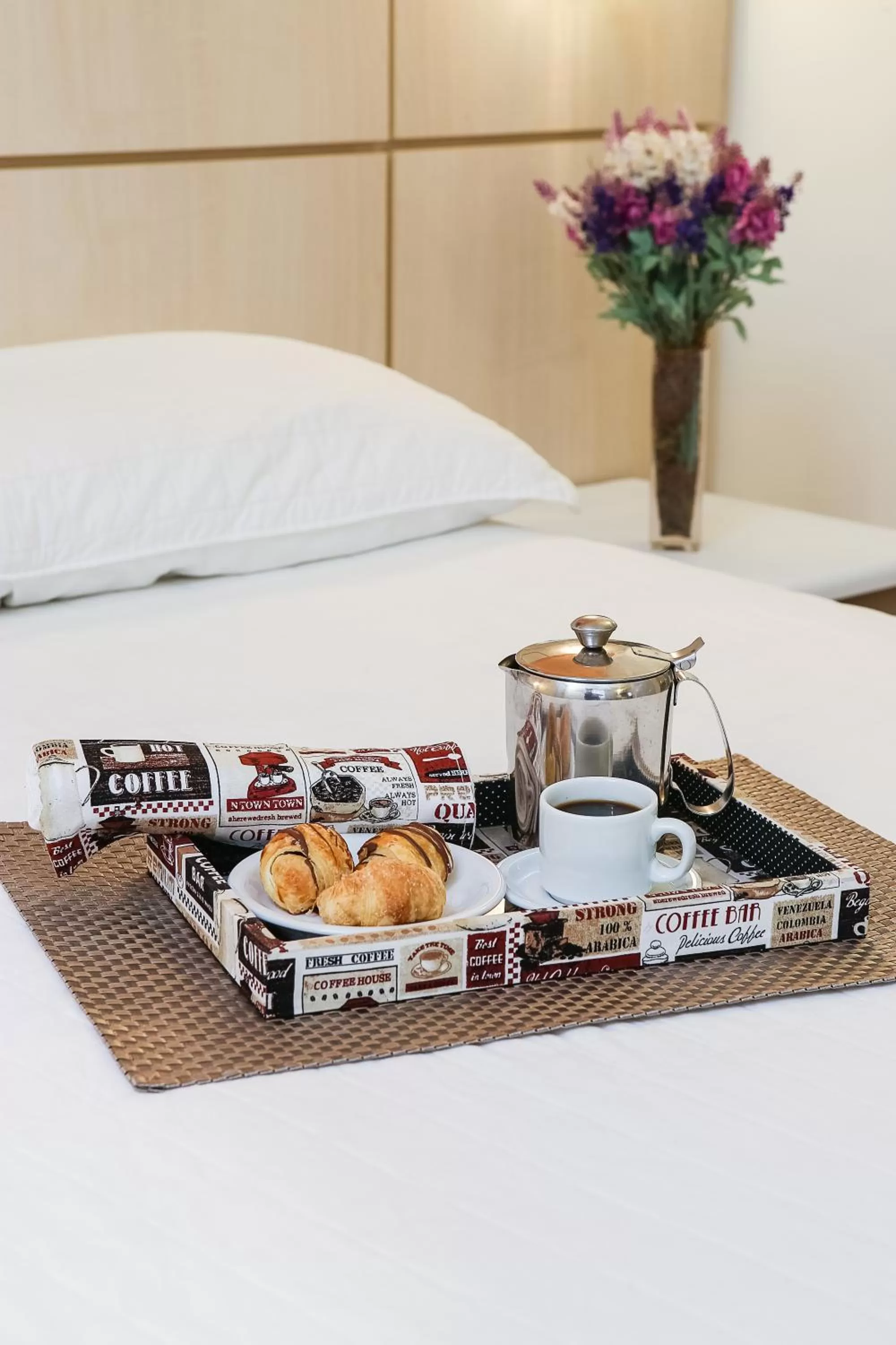 Breakfast, Bed in Hotel Metropolitan Canoas