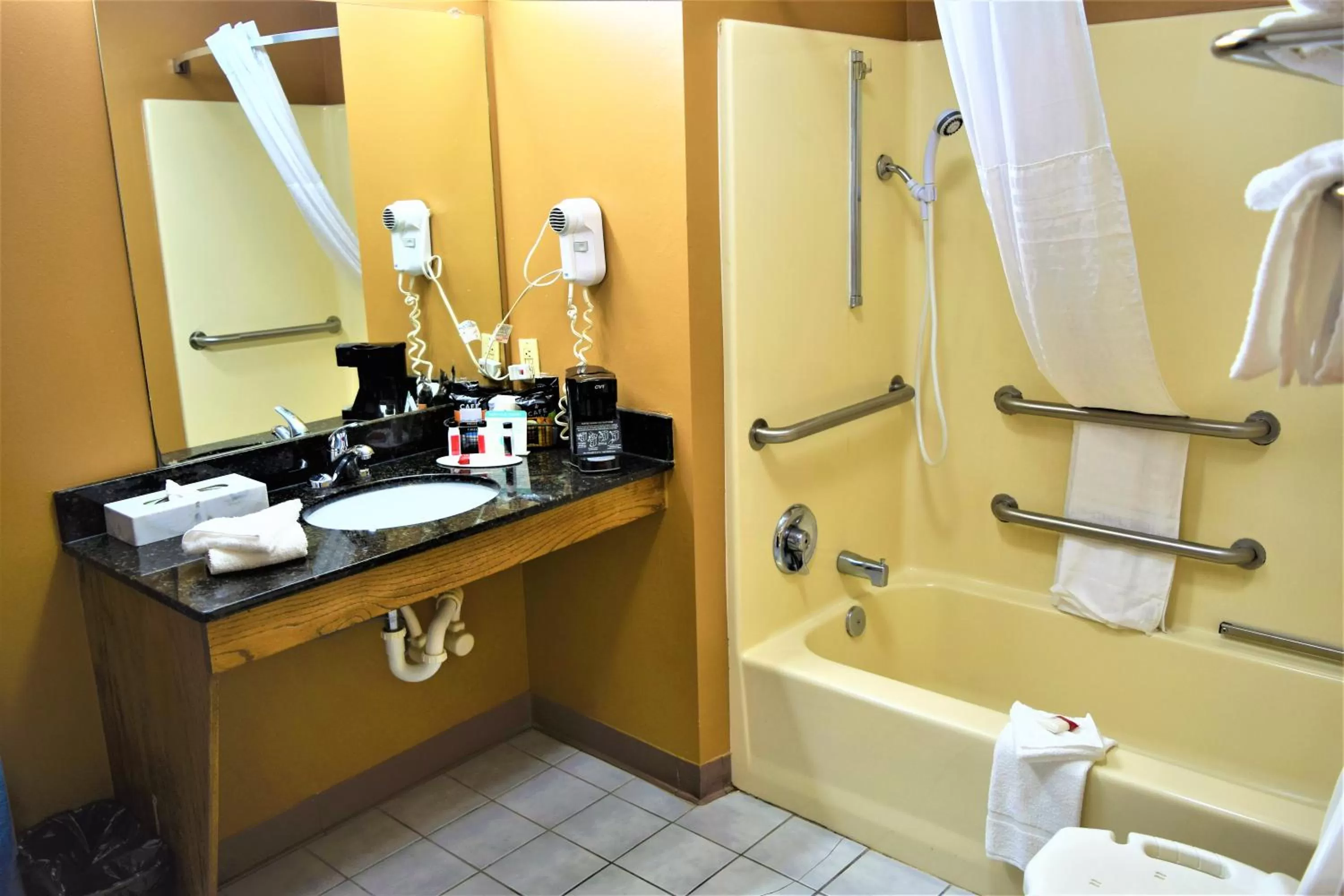 Baymont by Wyndham Forest City