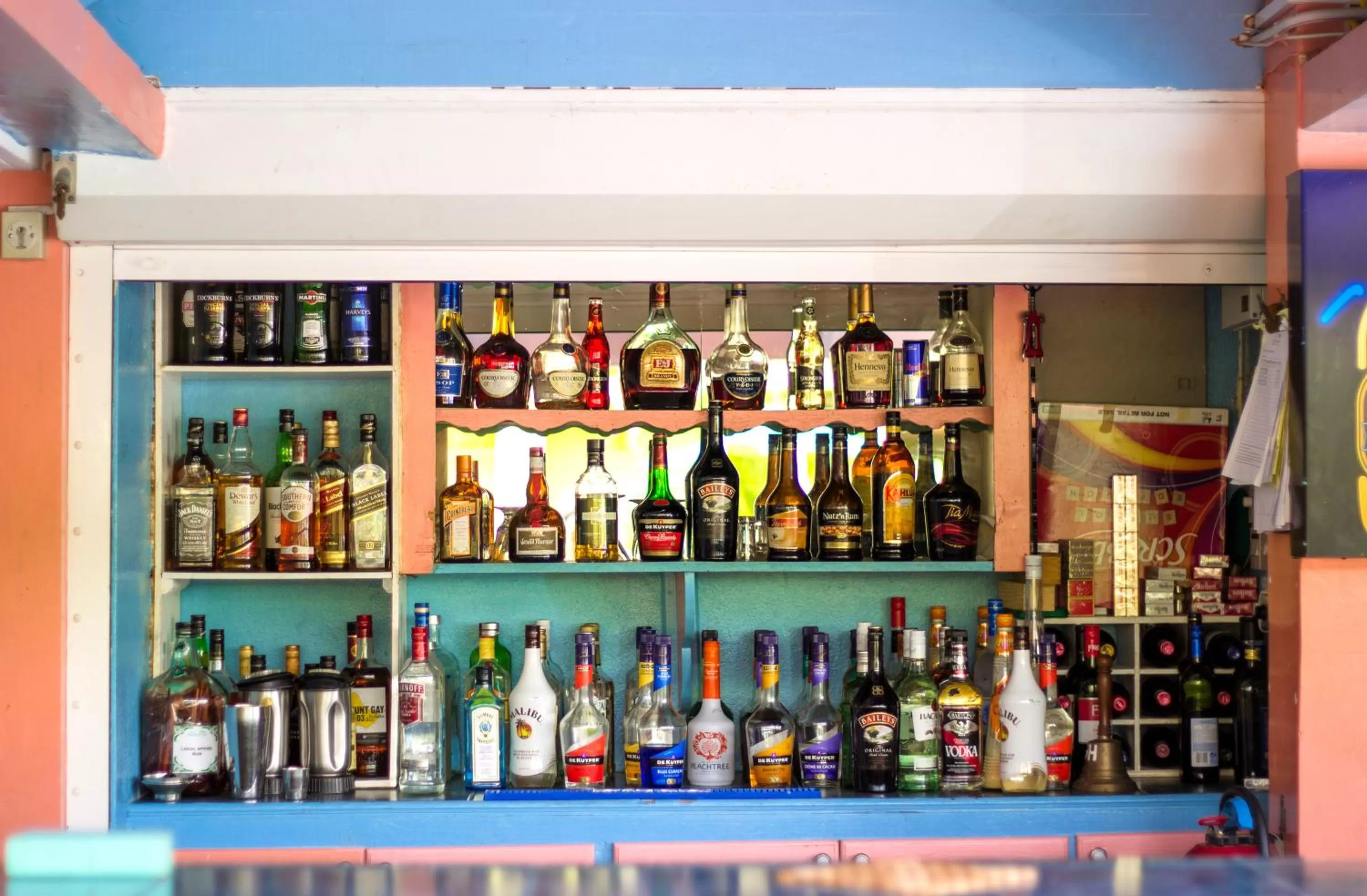 Lounge or bar in Bay Gardens Hotel