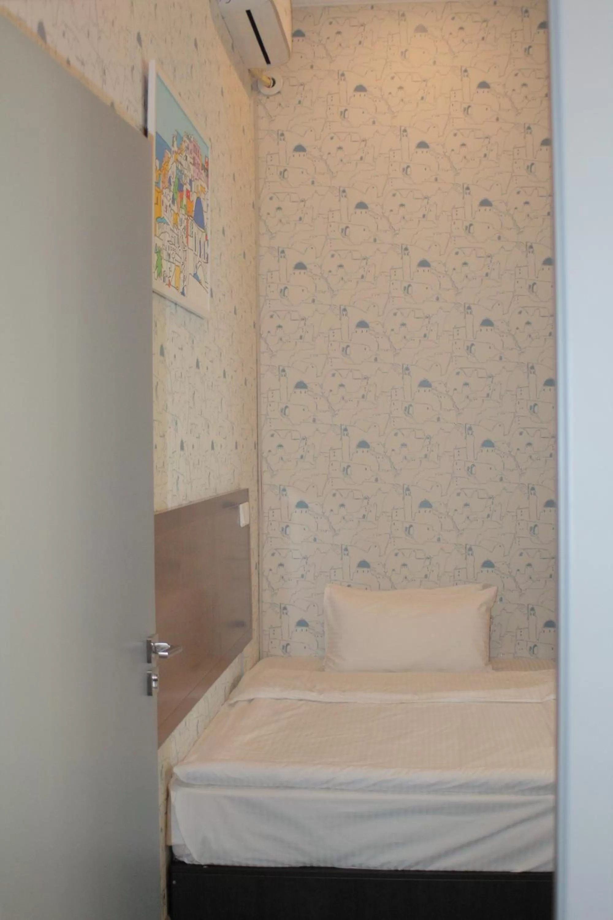 Living room, Bed in City Centre Hotel