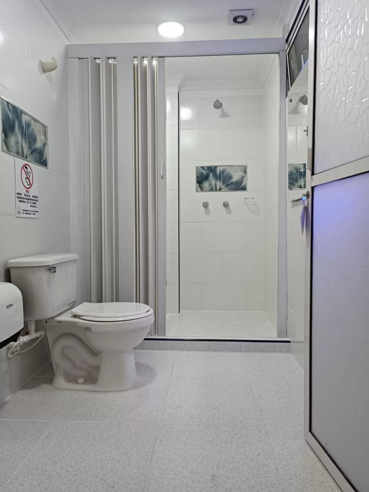 Bathroom in Hotel Eterna Primavera