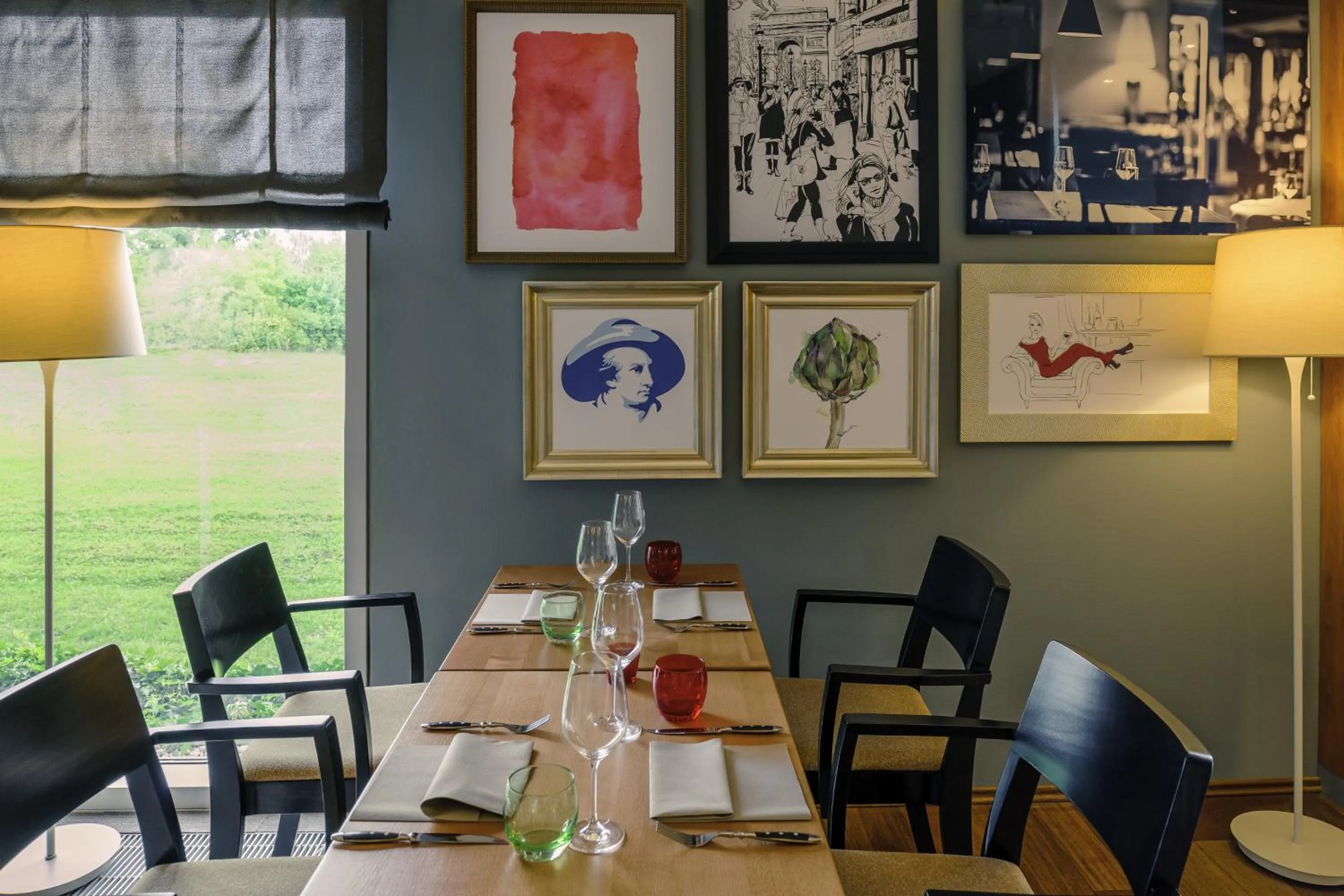 Restaurant/places to eat in Mercure Hotel Frankfurt Eschborn Helfmann-Park