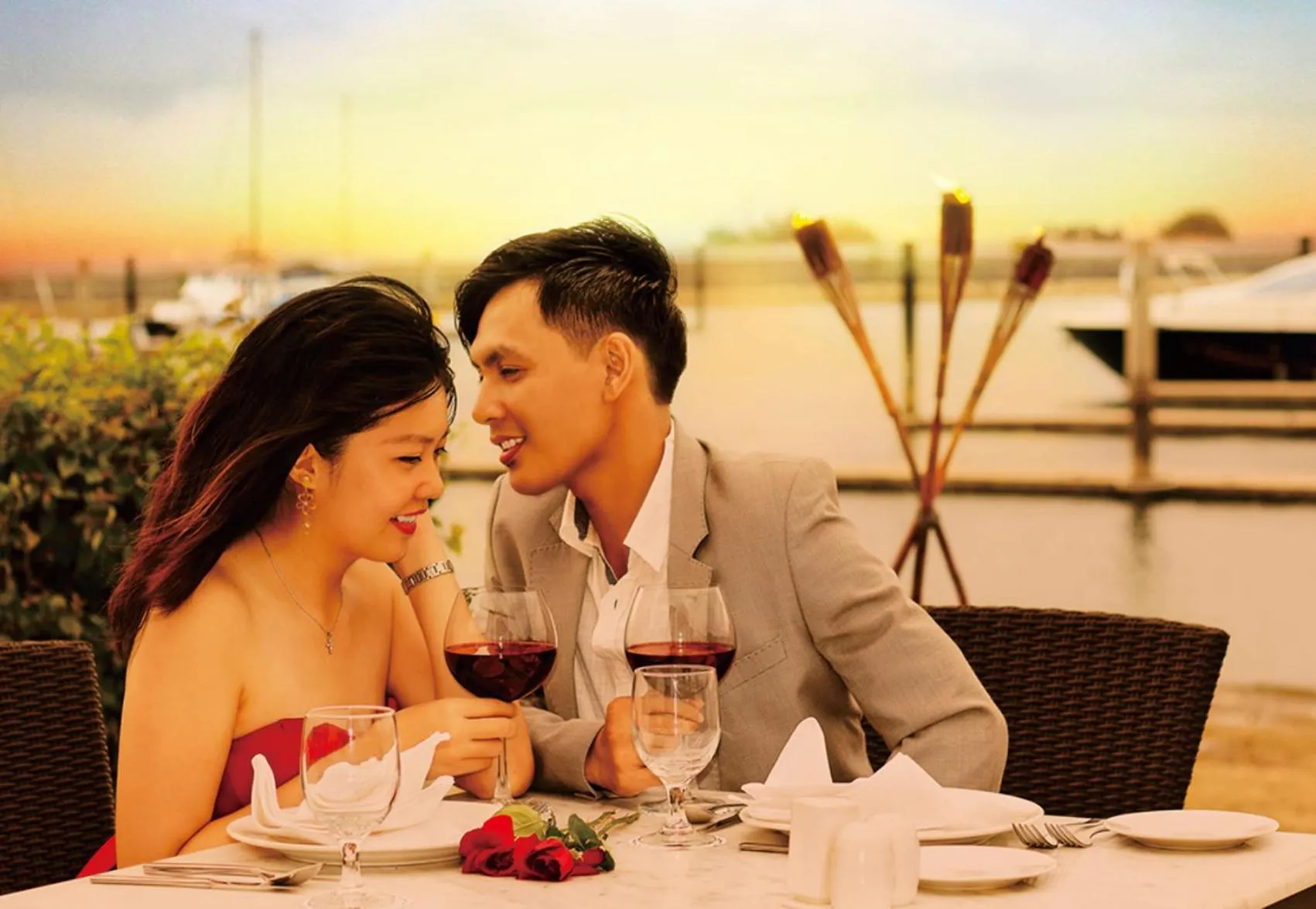 Restaurant/places to eat in Nongsa Point Marina