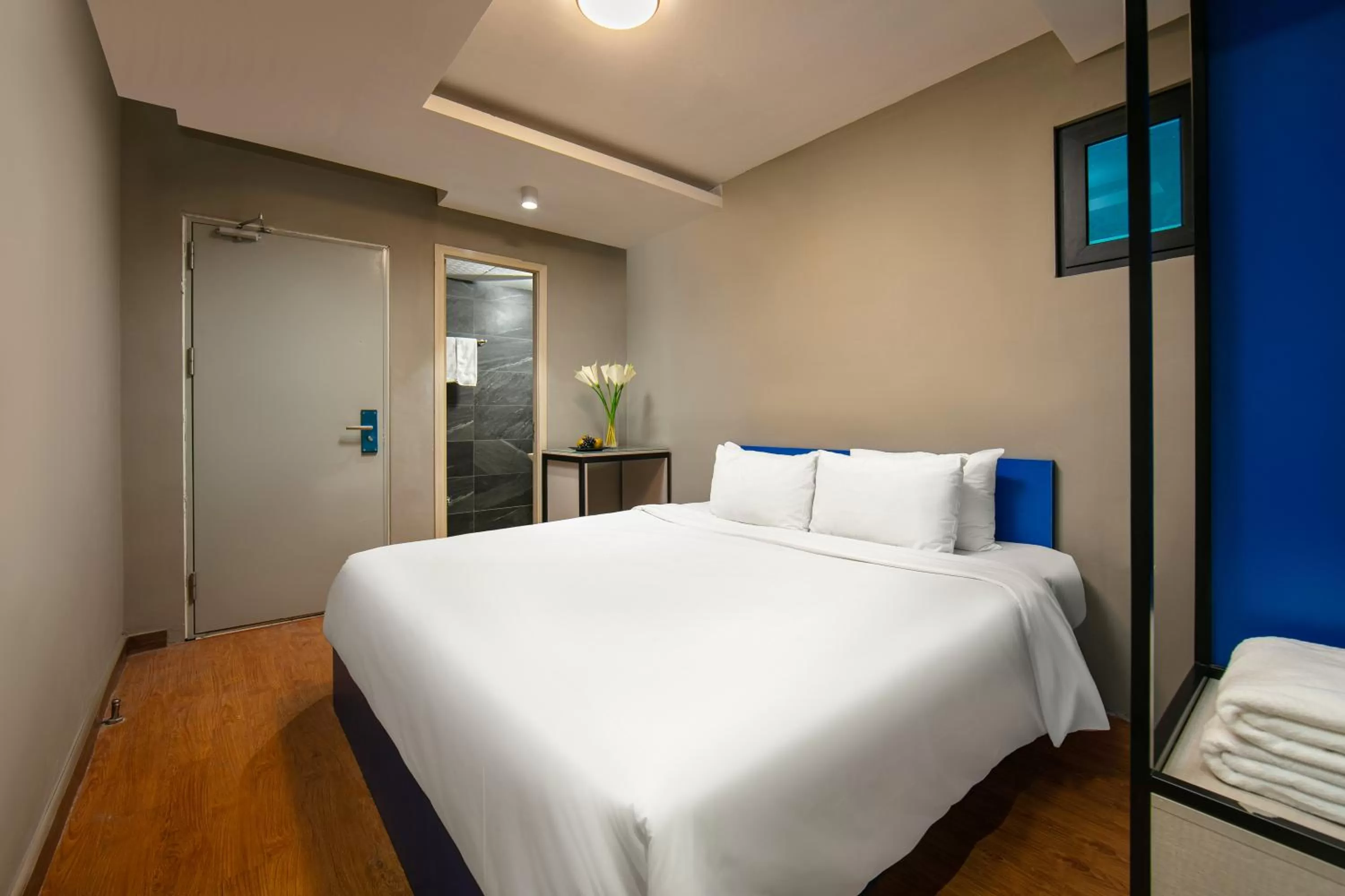 Photo of the whole room, Bed in Hai Mươi Hotel & Apartment