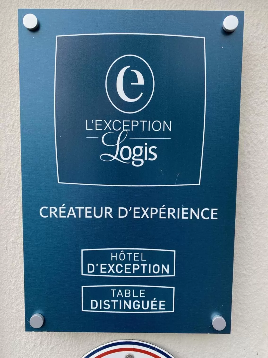 Logo/Certificate/Sign in Les 3 Lieux - Hôtel, Restaurant, Espace sensoriel