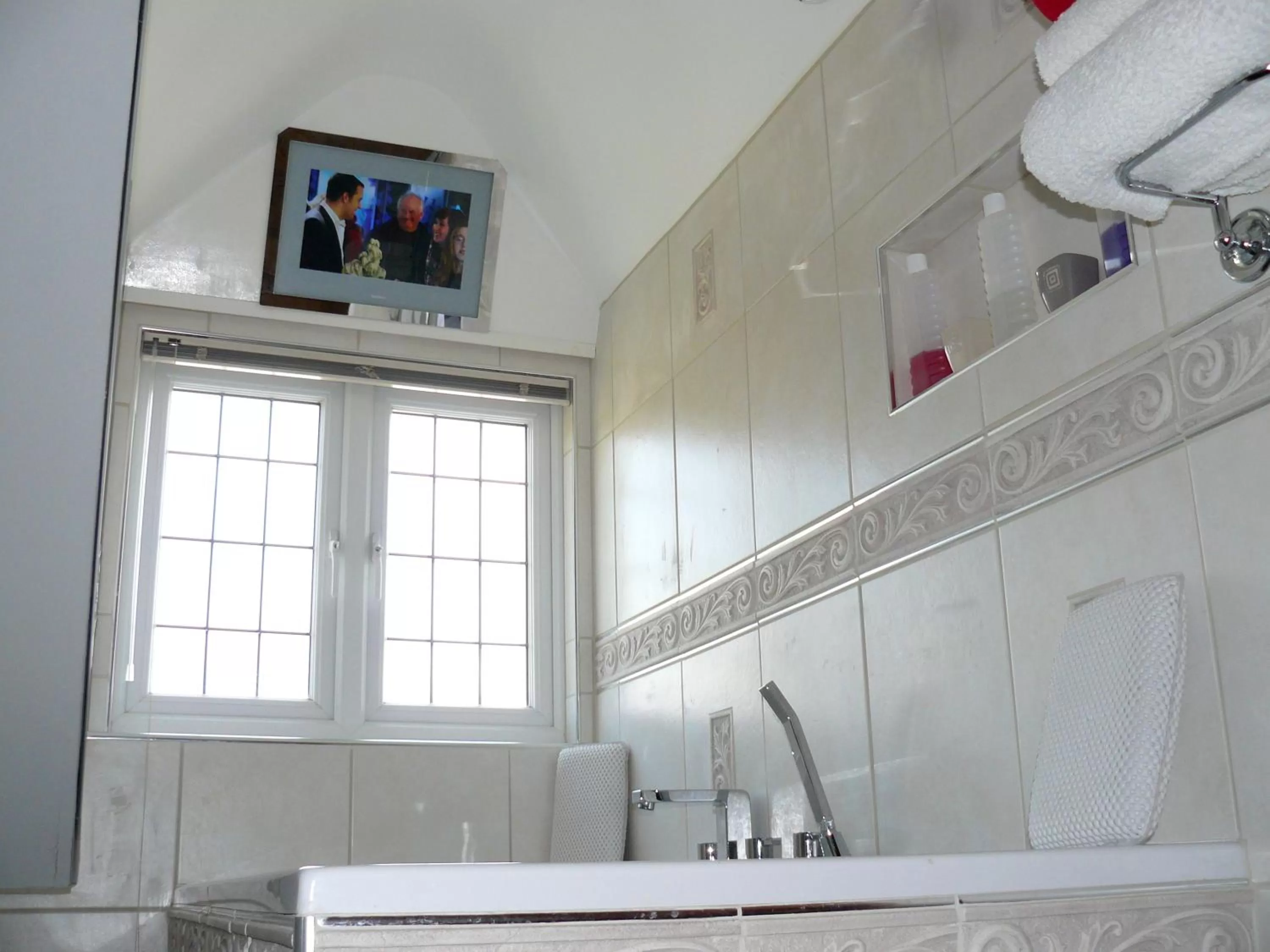 Bathroom in Riverside Escape