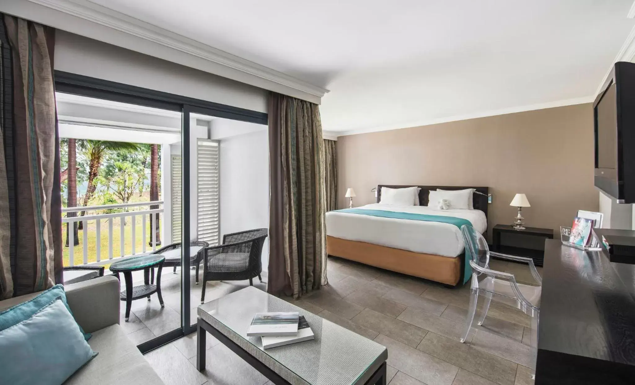 Junior Suite - single occupancy in LUX* Saint Gilles Resort Junior Suite - single occupancy in LUX* Saint Gilles Resort