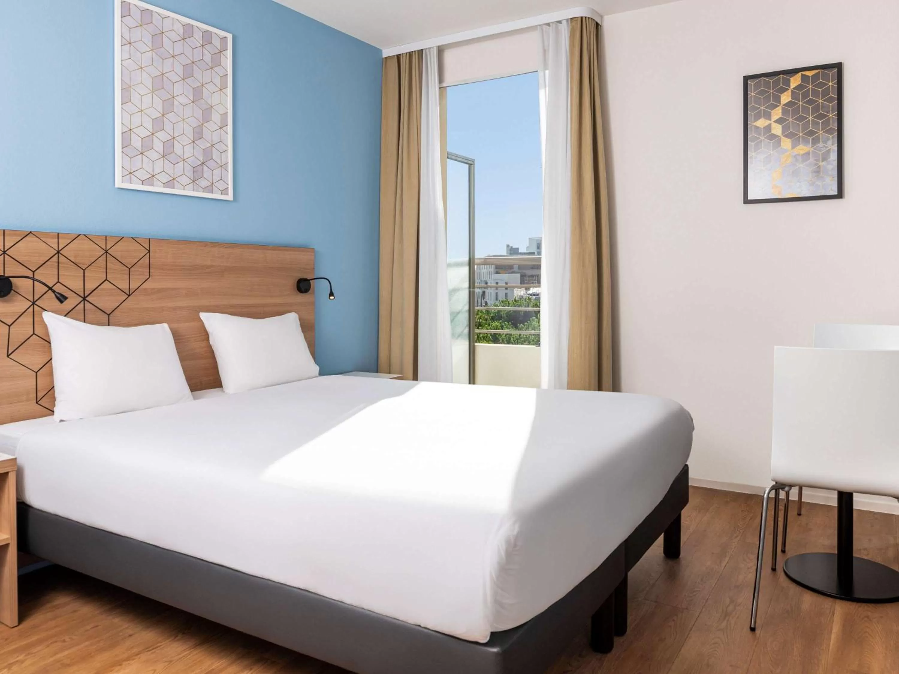 Photo of the whole room, Bed in Aparthotel Adagio Access Paris Quai d'Ivry