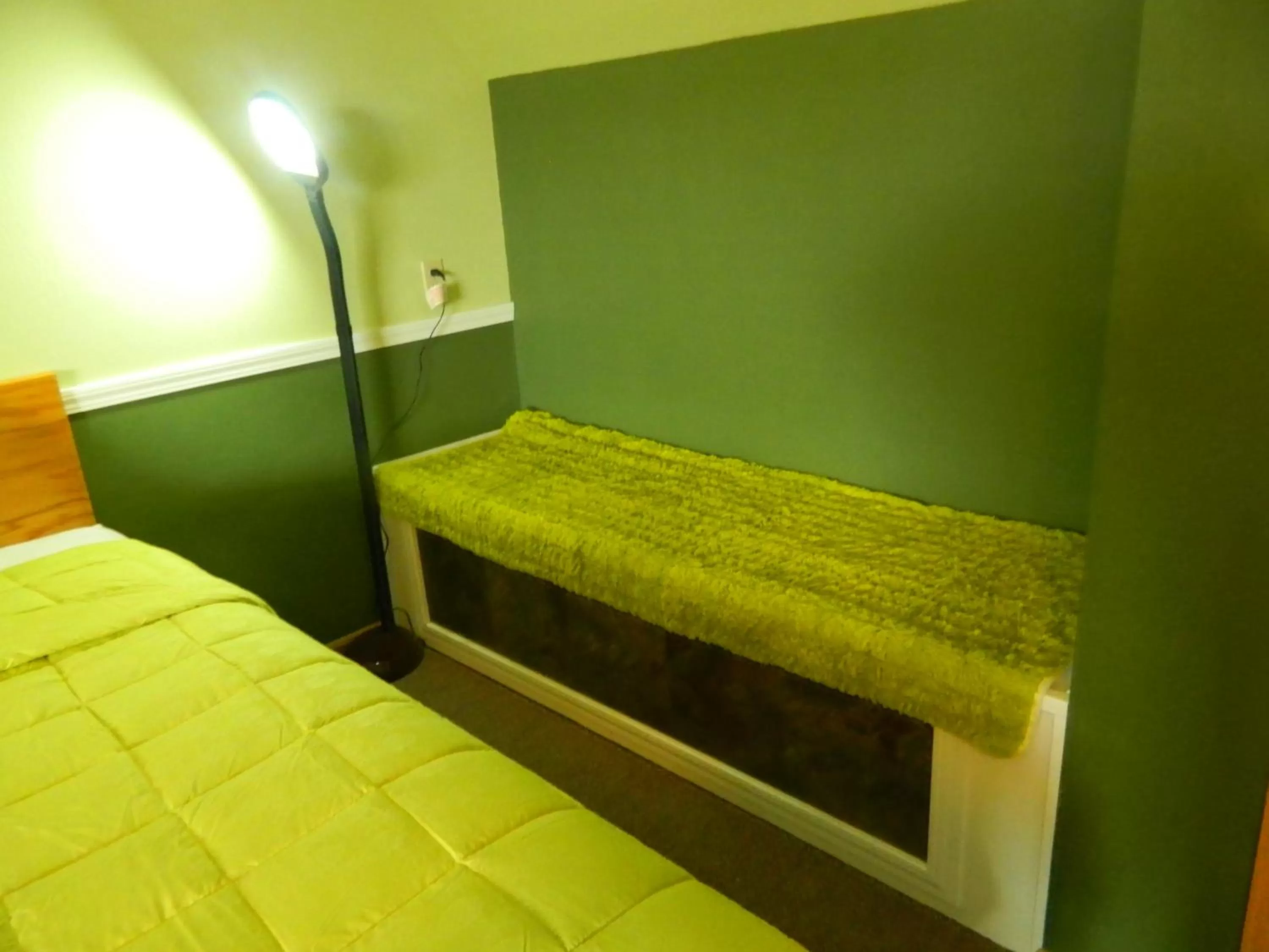 Bed in Country Motor Inn