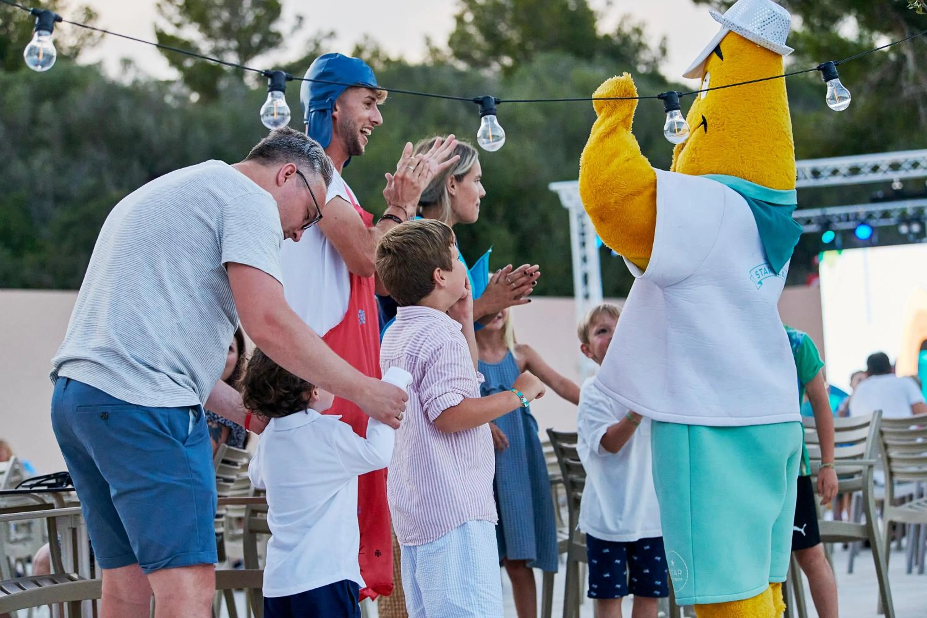 Entertainment in Iberostar Waves Cala Domingos All Inclusive