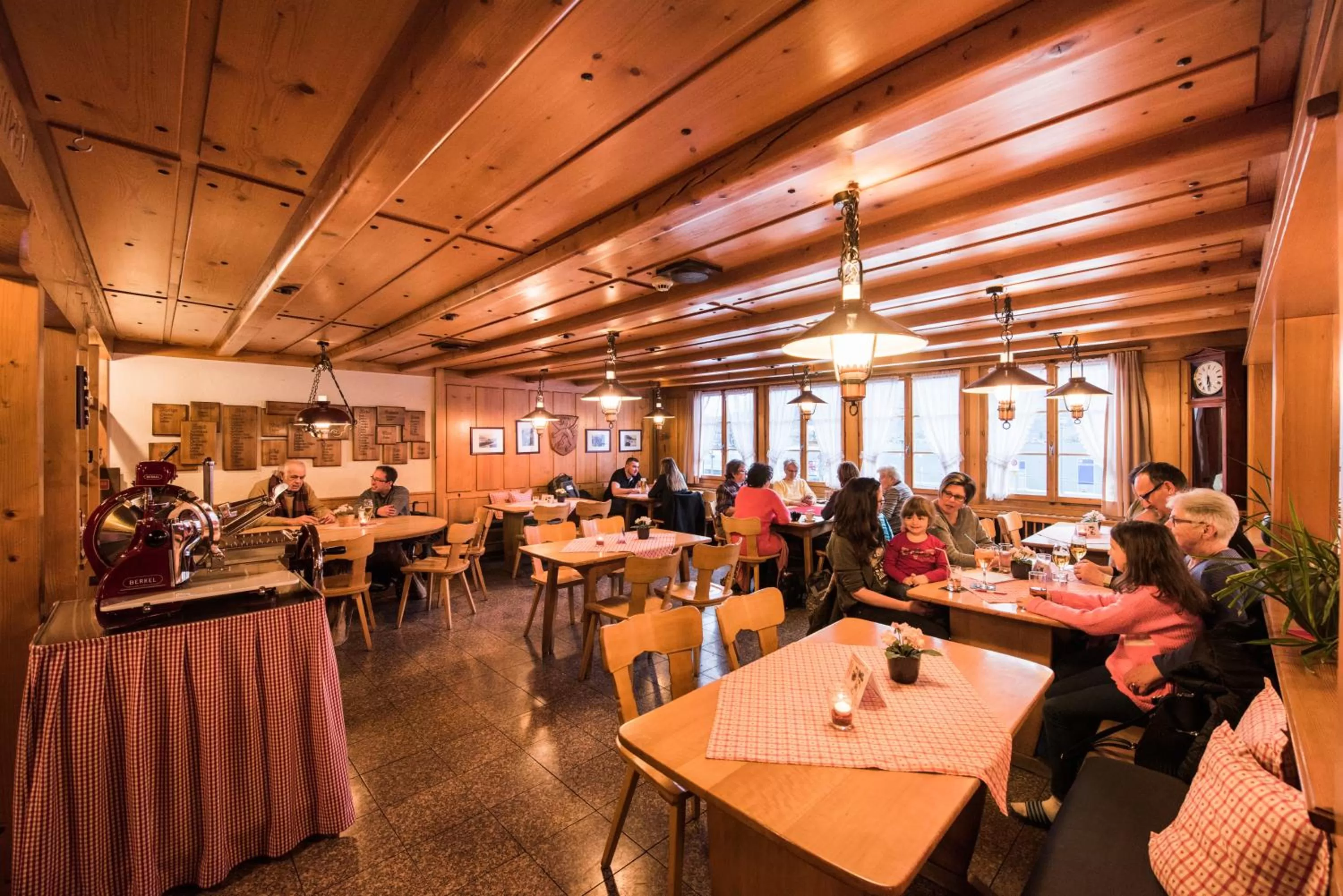 Restaurant/places to eat in Hotel Weisses Kreuz