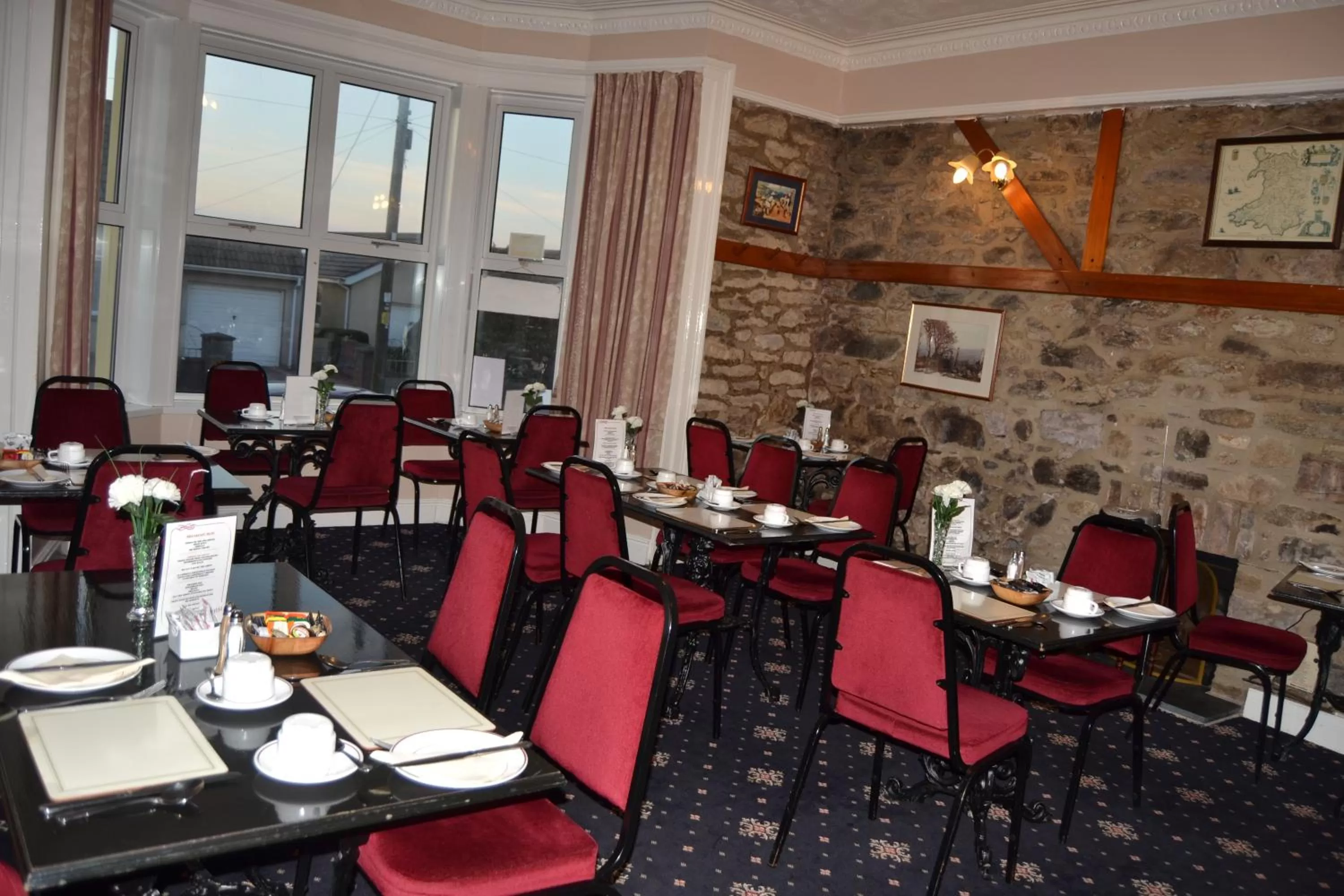 Restaurant/places to eat in City Inn