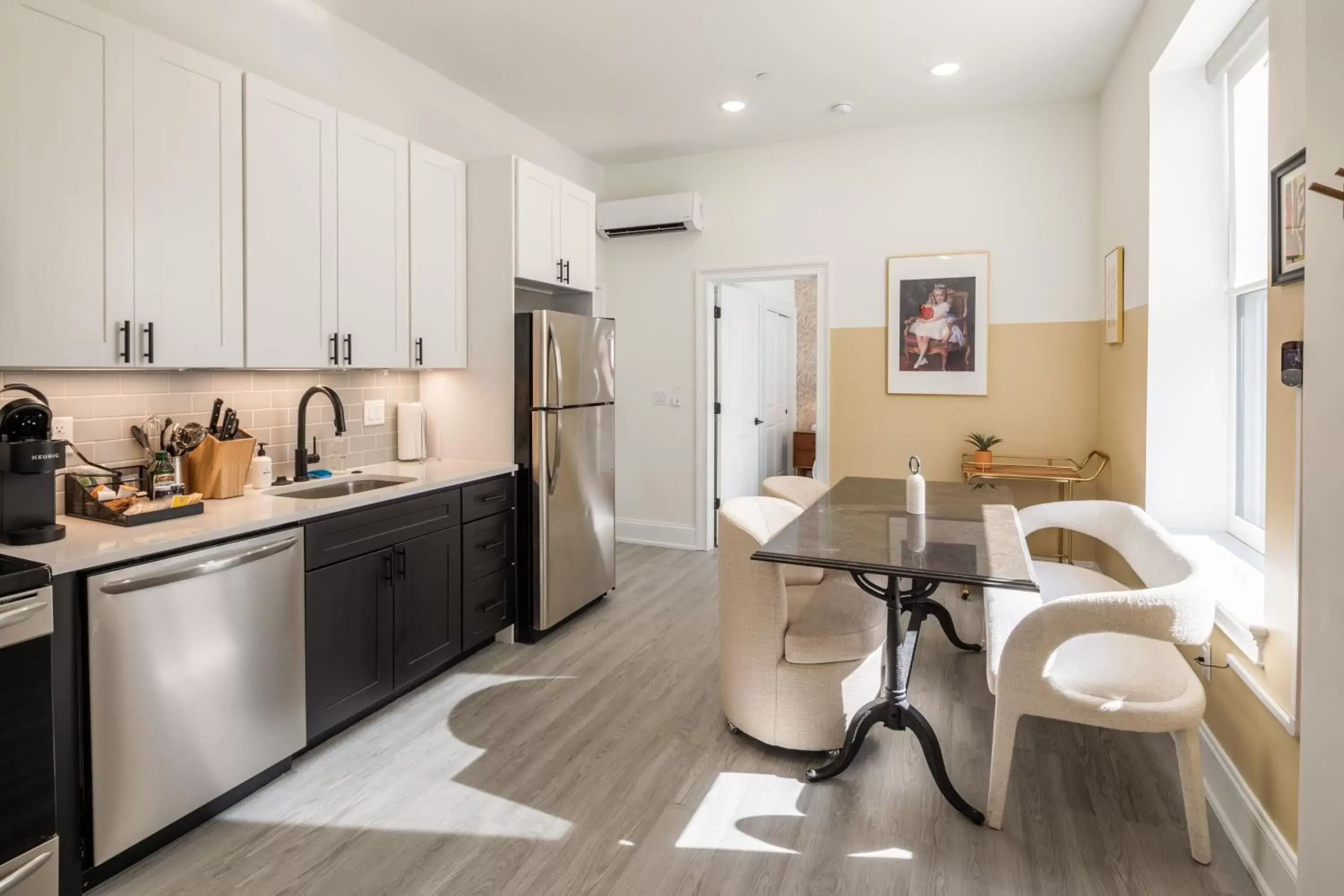 Standard Apartment in Sosuite at French Quarters - Rittenhouse Square Standard Apartment in Sosuite at French Quarters - Rittenhouse Square