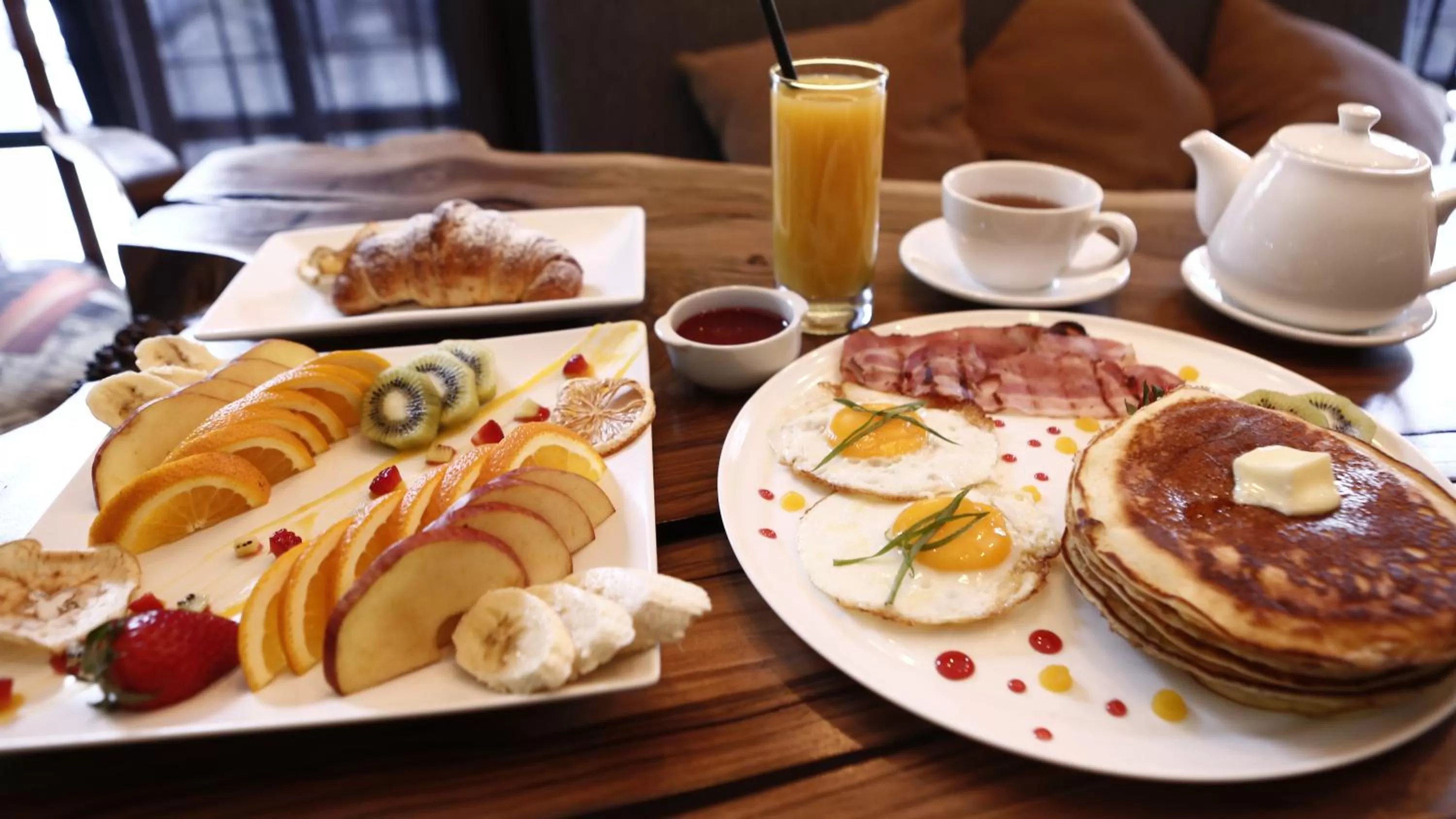 Breakfast in Art Hotel Claude Monet