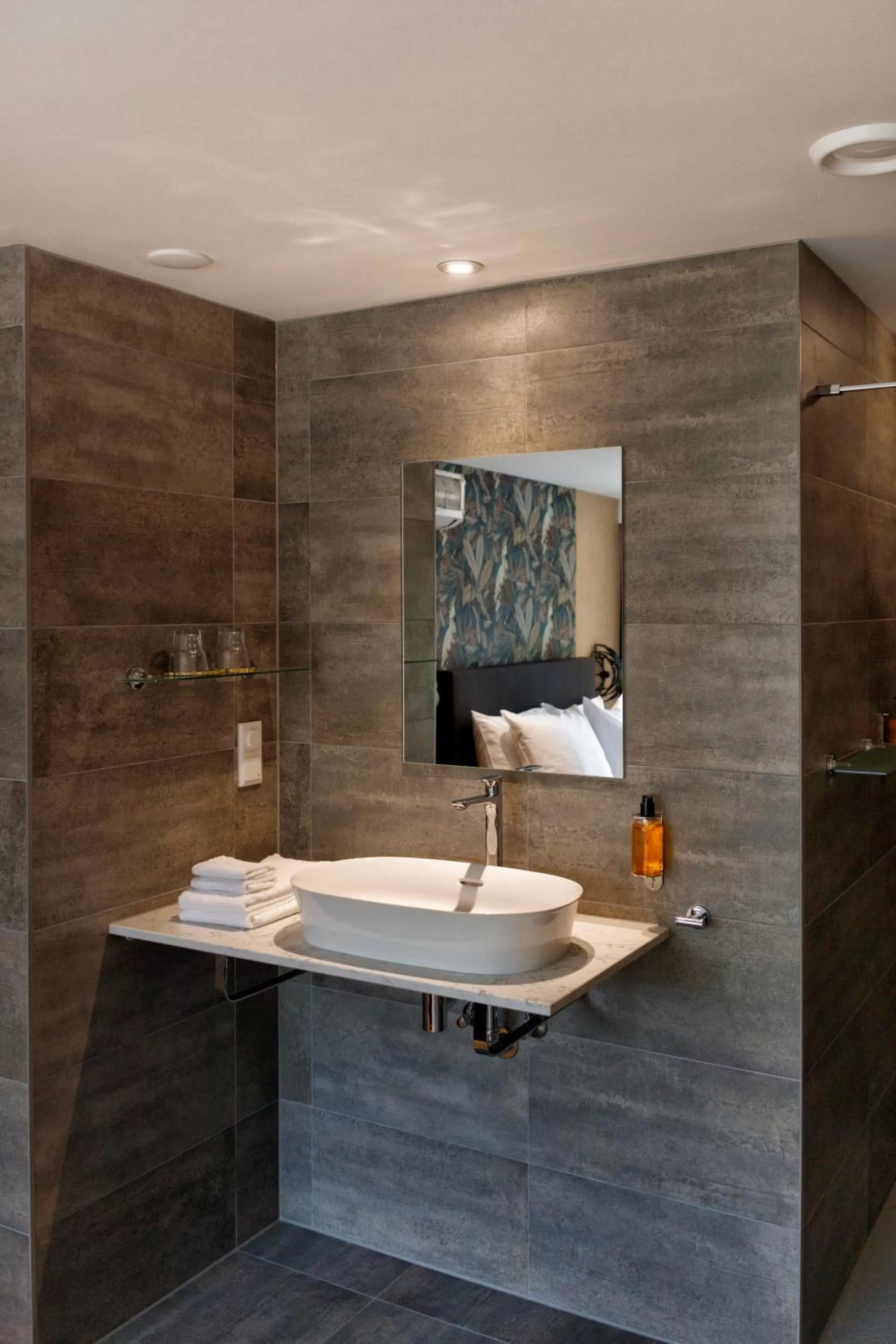 Shower in Hotel Karsten