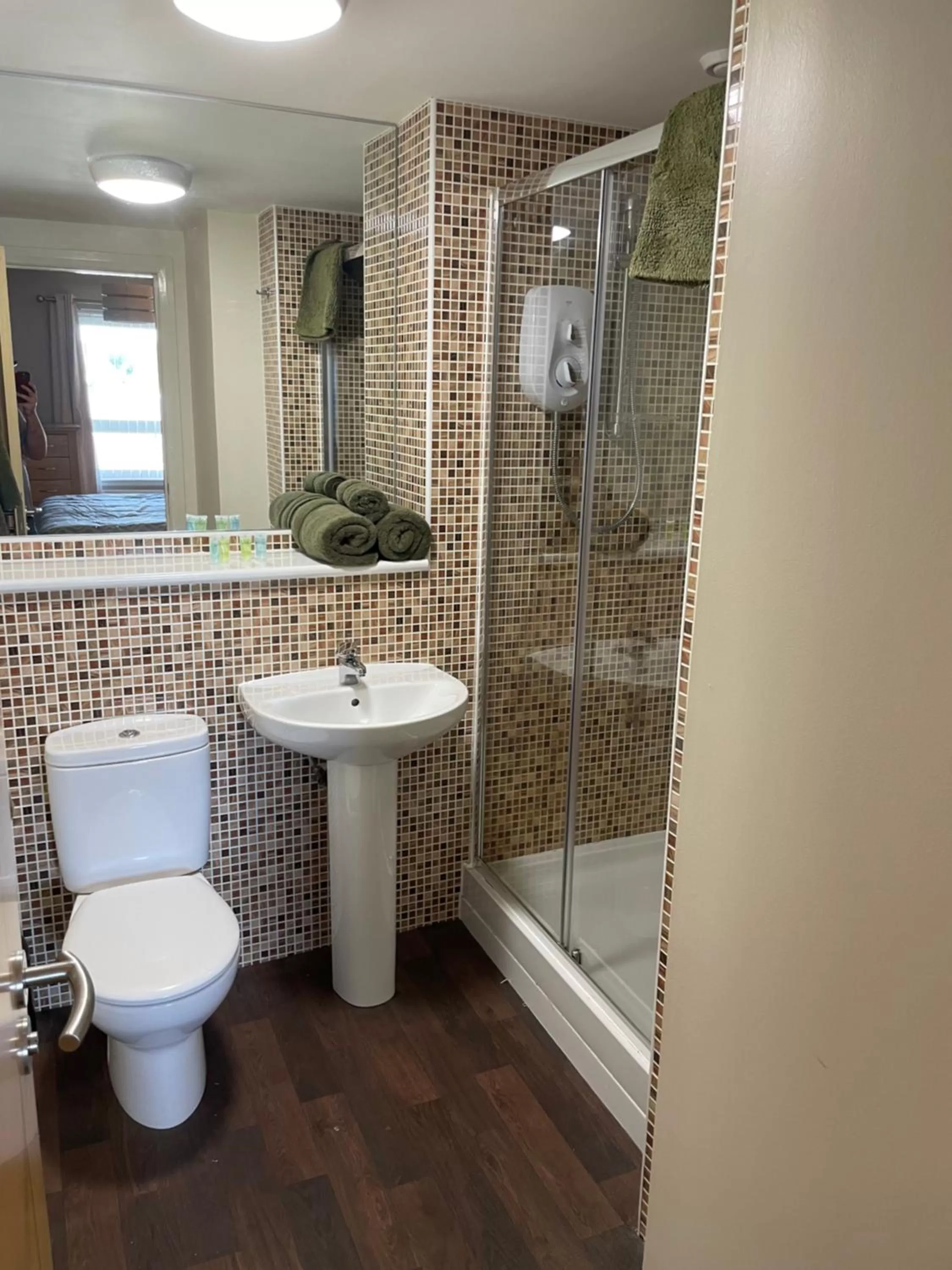 Bathroom in 19th Hole Hotel, Carnoustie