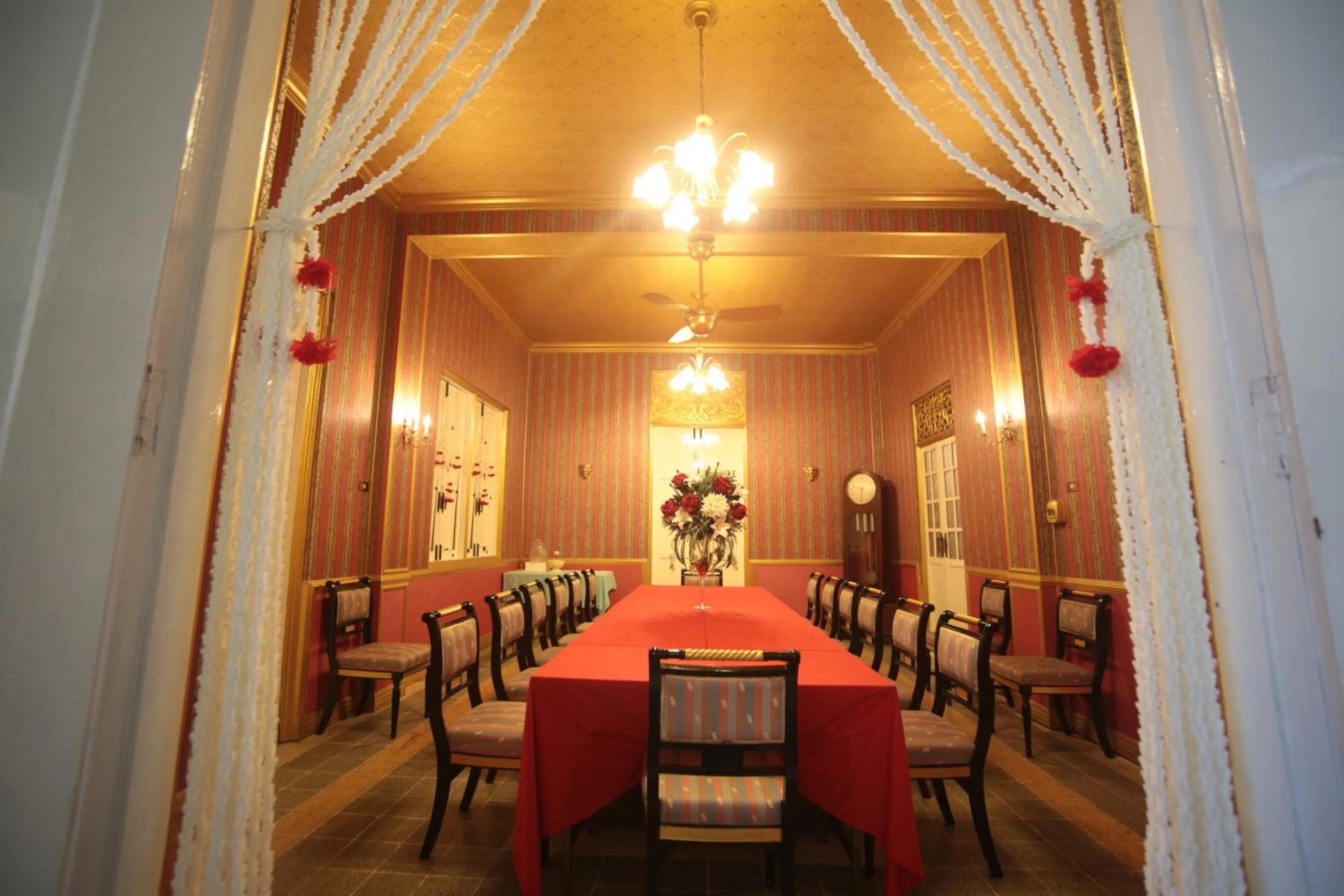 Dining area in The Myth - Sud Sathorn