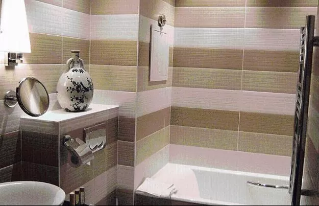 Bathroom in Windsor Opera