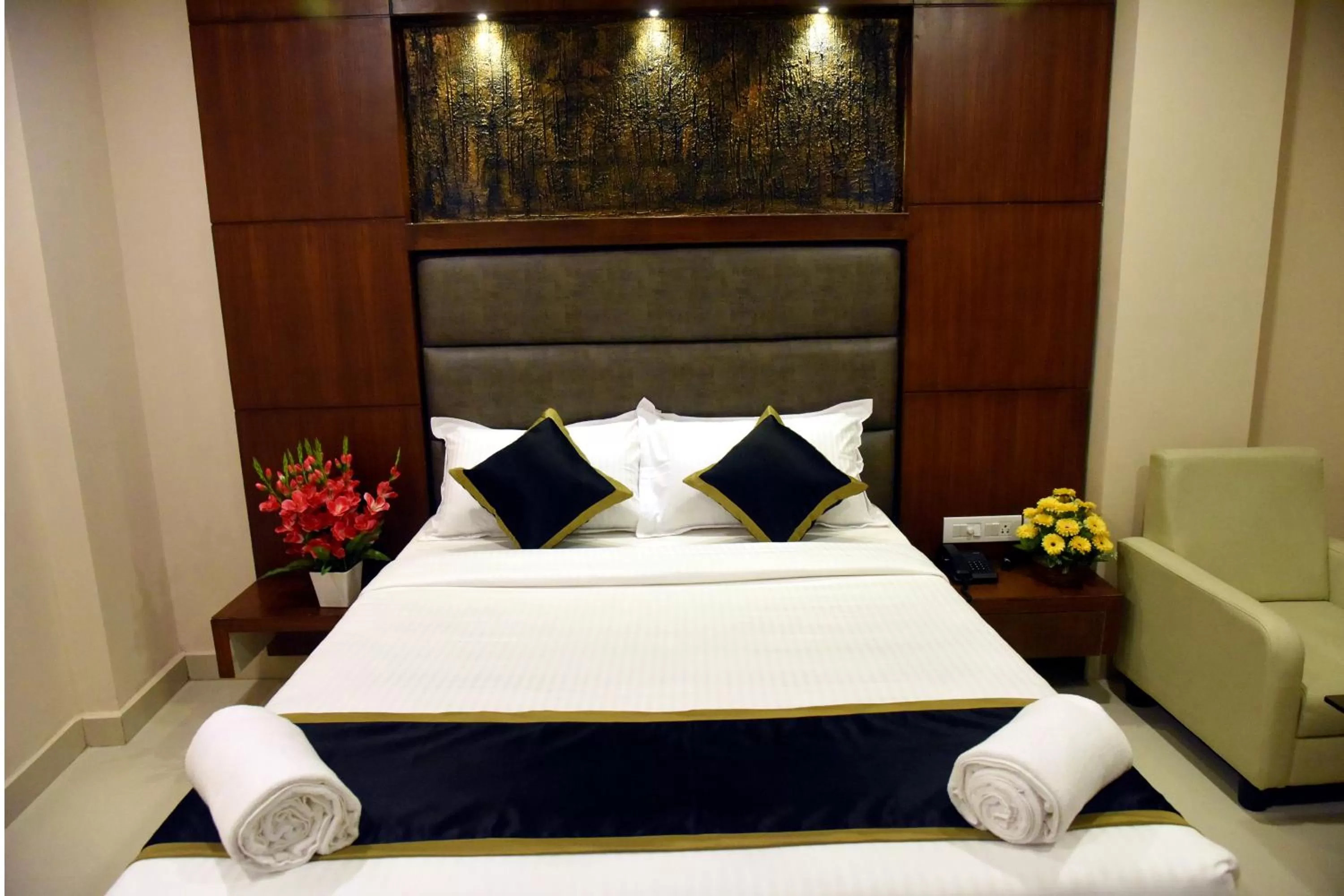 Bed in The Hydel Park - Business Class Hotel - Near Central Railway Station