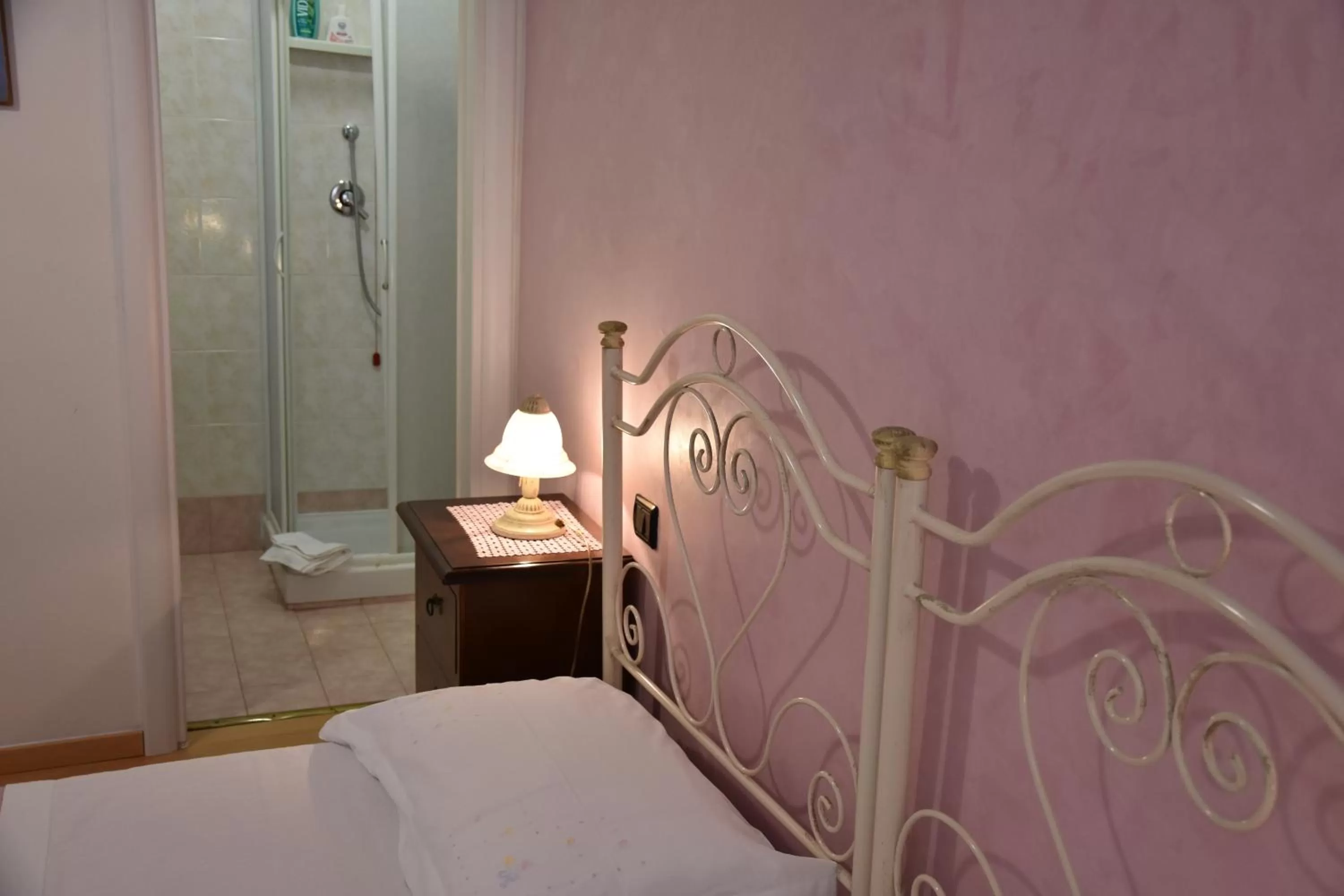 Bathroom in Il Ciclamino Bed and Breakfast