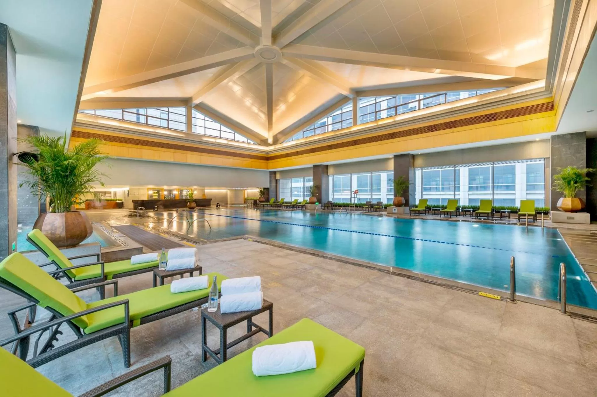 Swimming pool in Regent Beijing