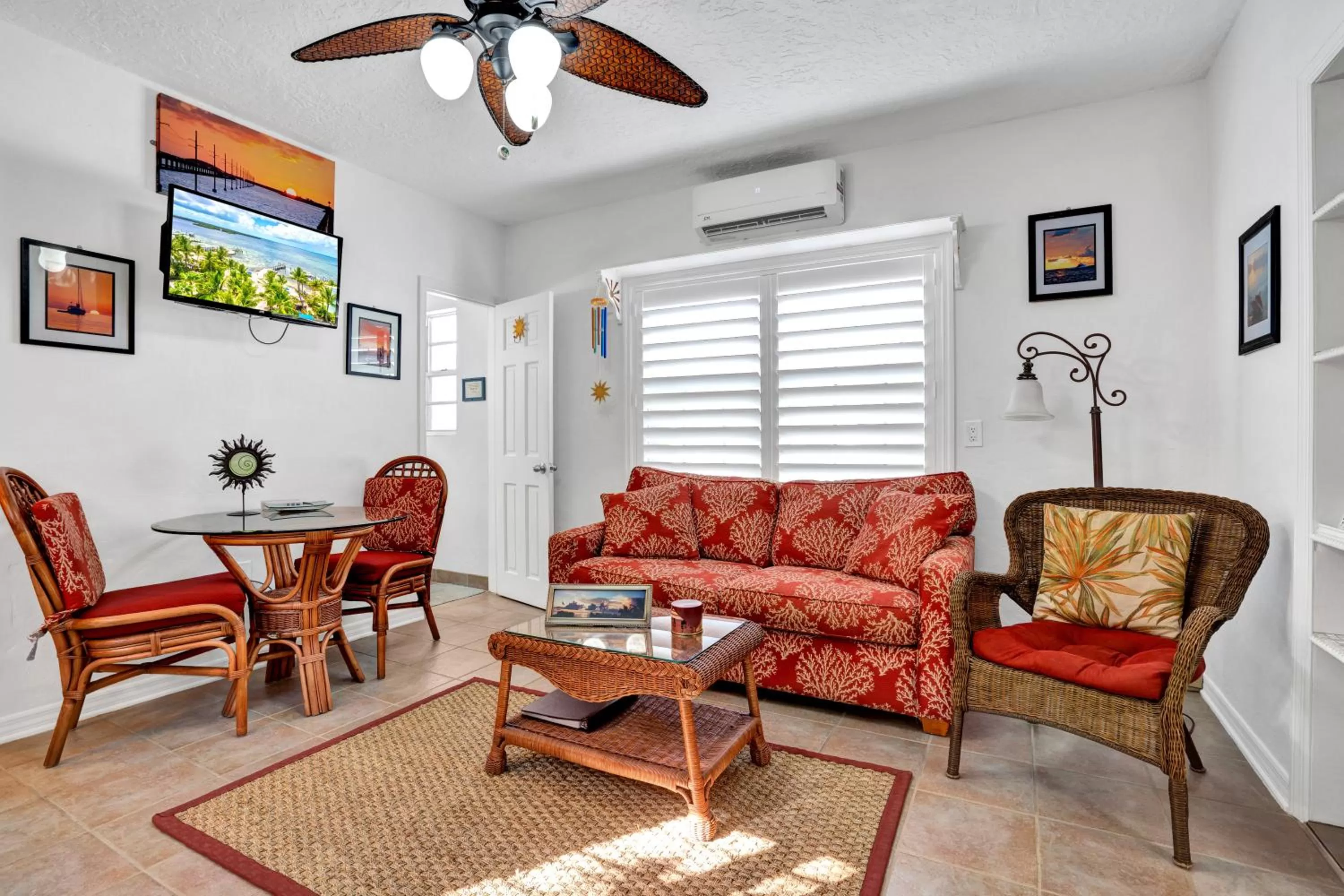 Seating area in Island Bay Resort