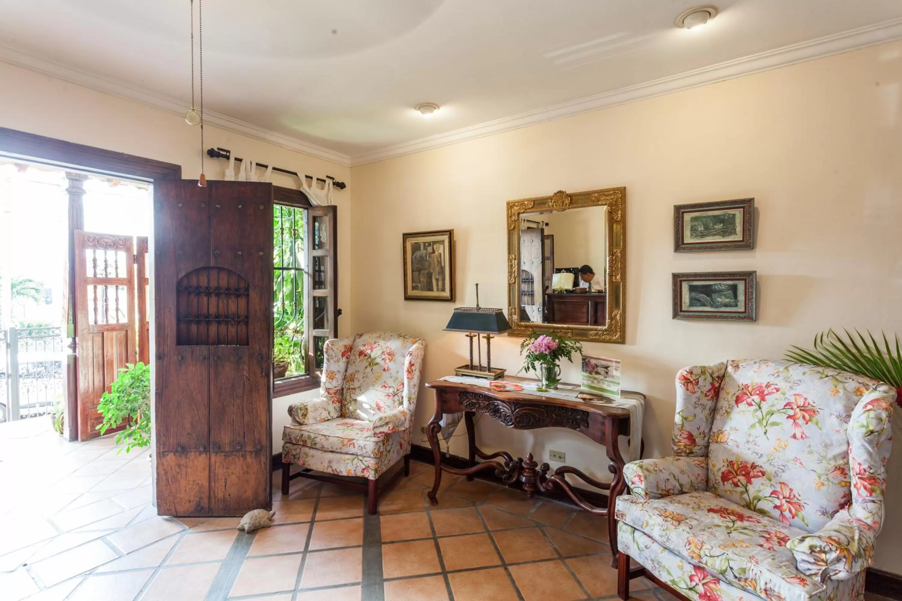 Facade/entrance in Hotel Los Robles, Managua, Nicaragua