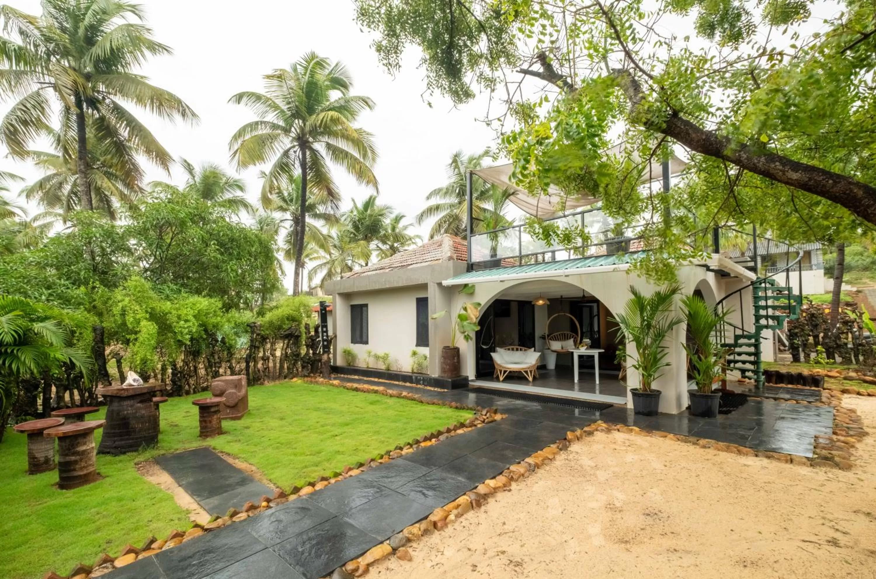 Property building in C Roque Beach Resort