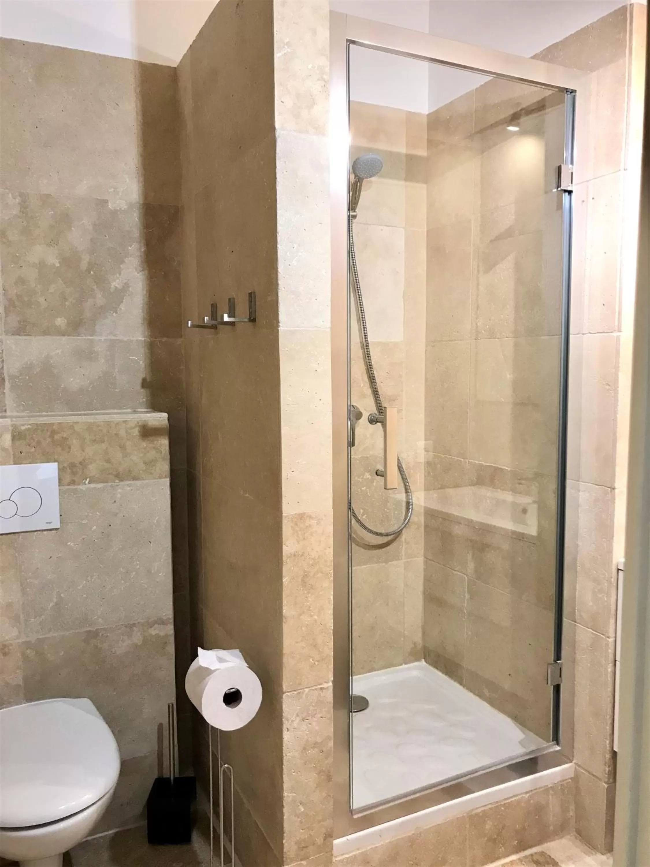 Shower in Domaine de l'Aufrene