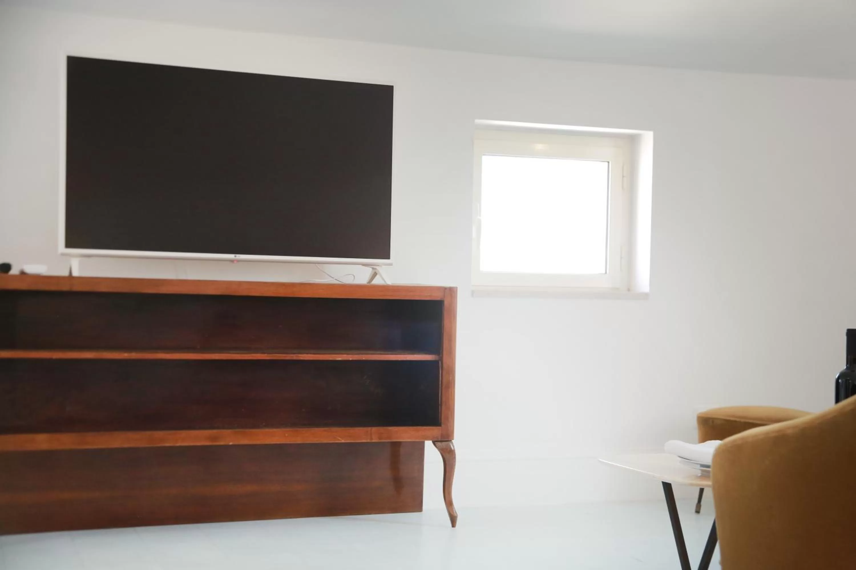 TV and multimedia, TV/Entertainment Center in dimore di portadibasso