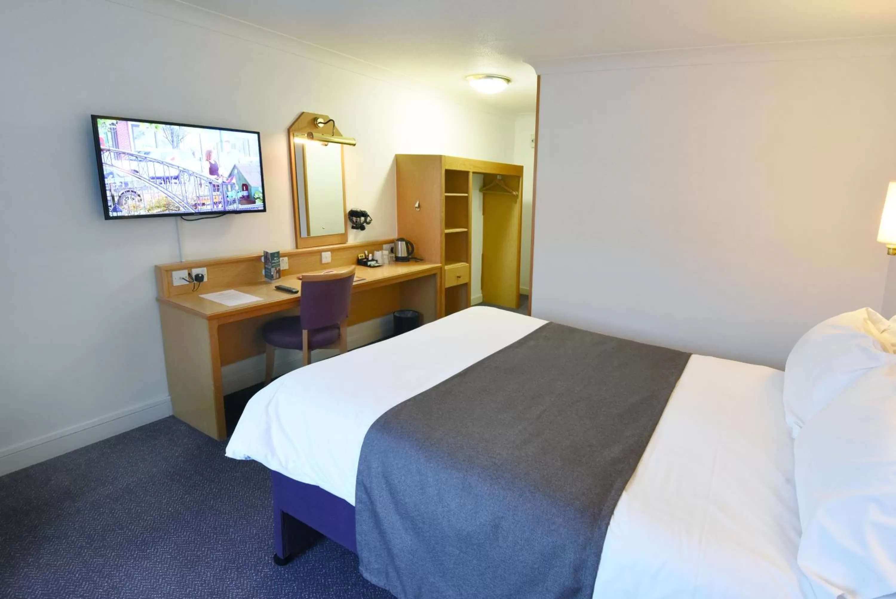 Bed in Royal Oak by Greene King inns