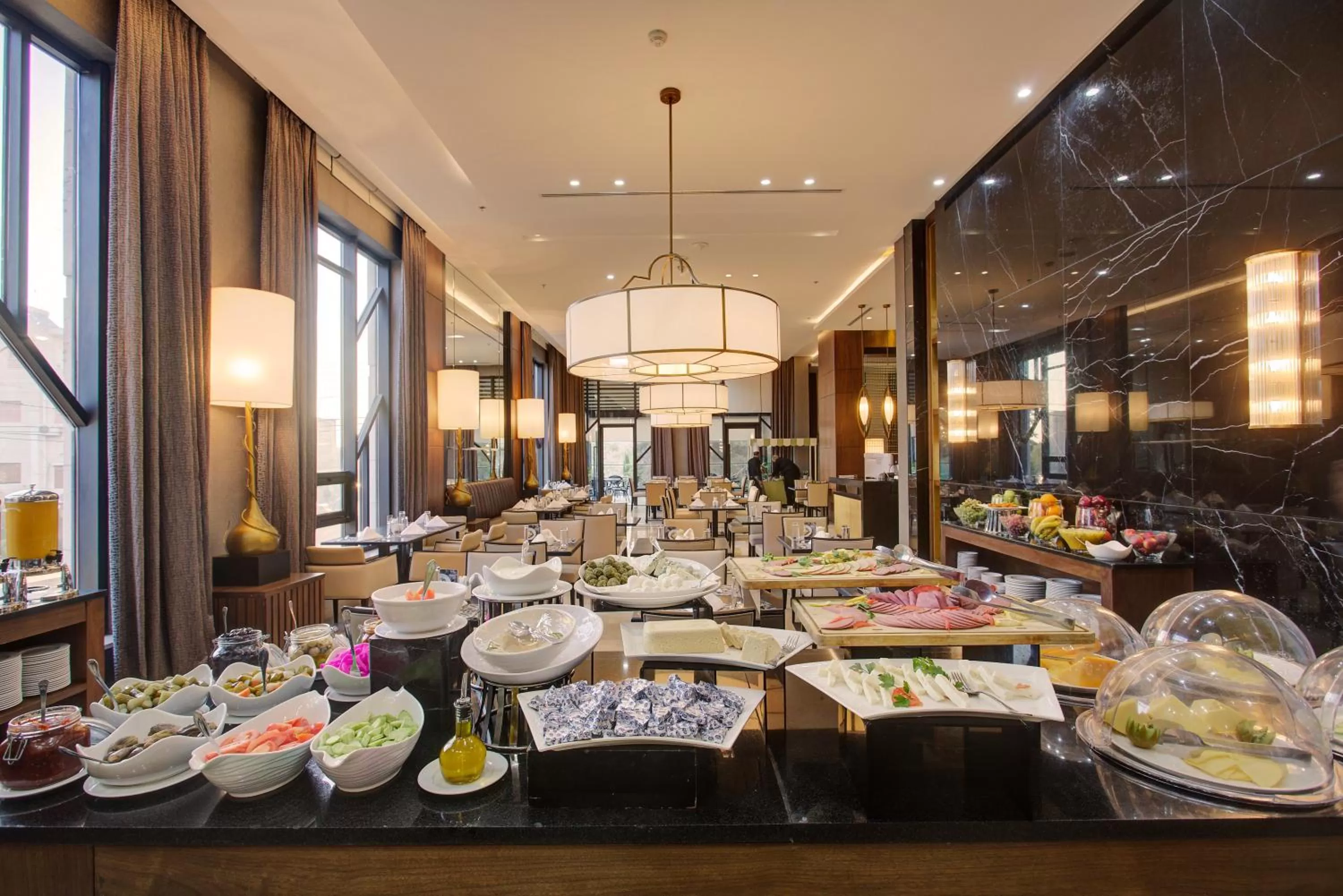 Restaurant/places to eat in The House Boutique Suites