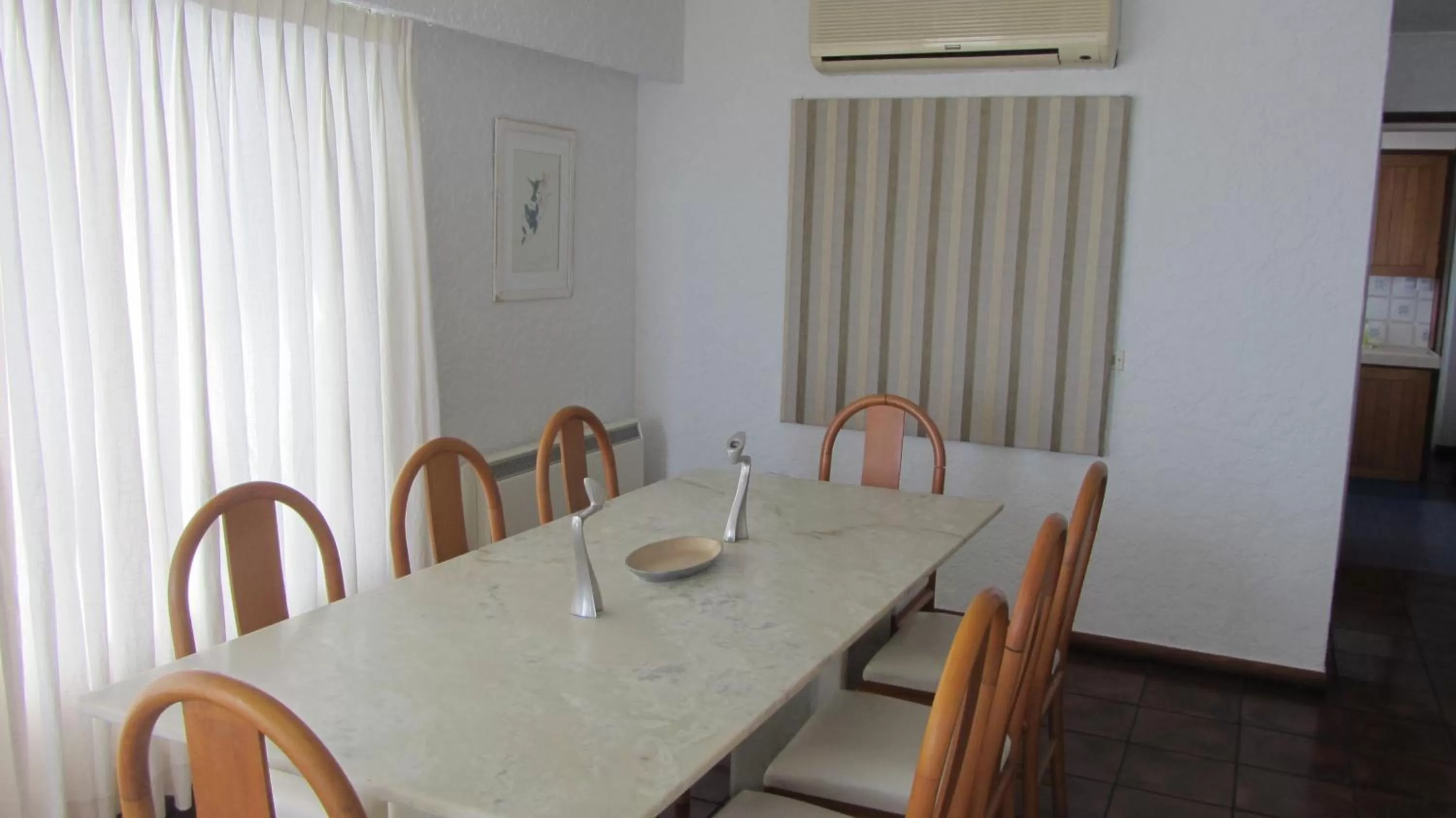 Dining area in BDA Hotel & Spa