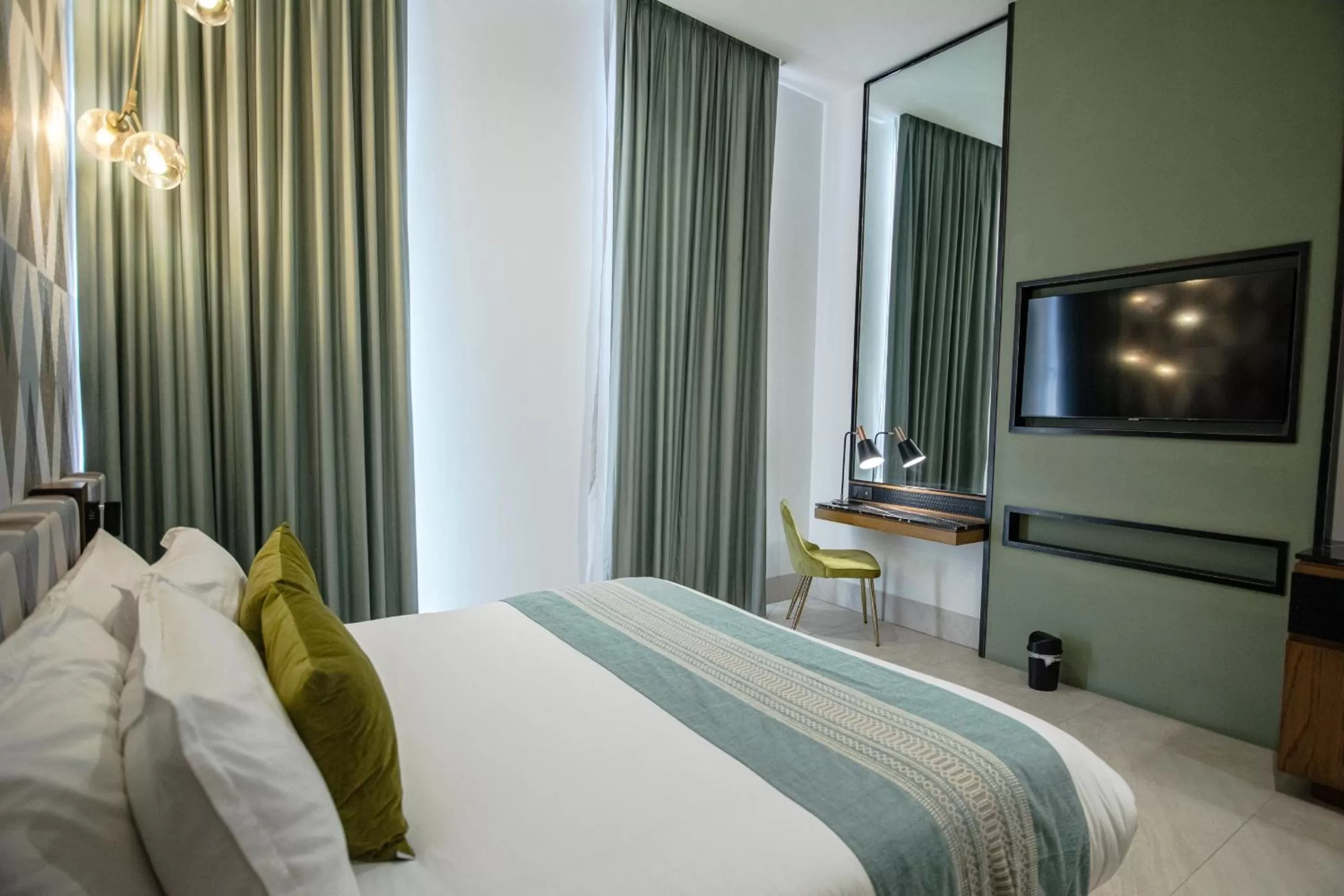 TV and multimedia, Bed in Becquer Hotel Guadalajara