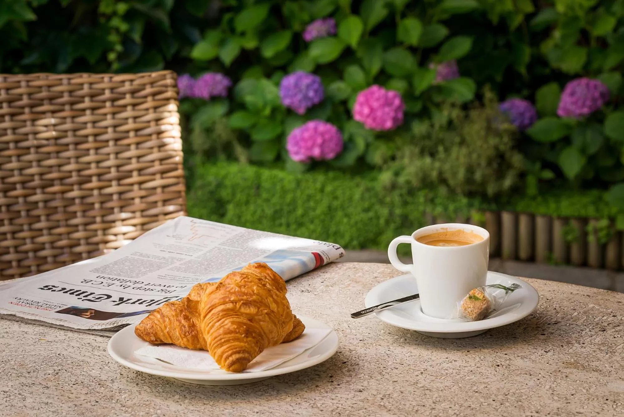 Day in Hôtel Magellan