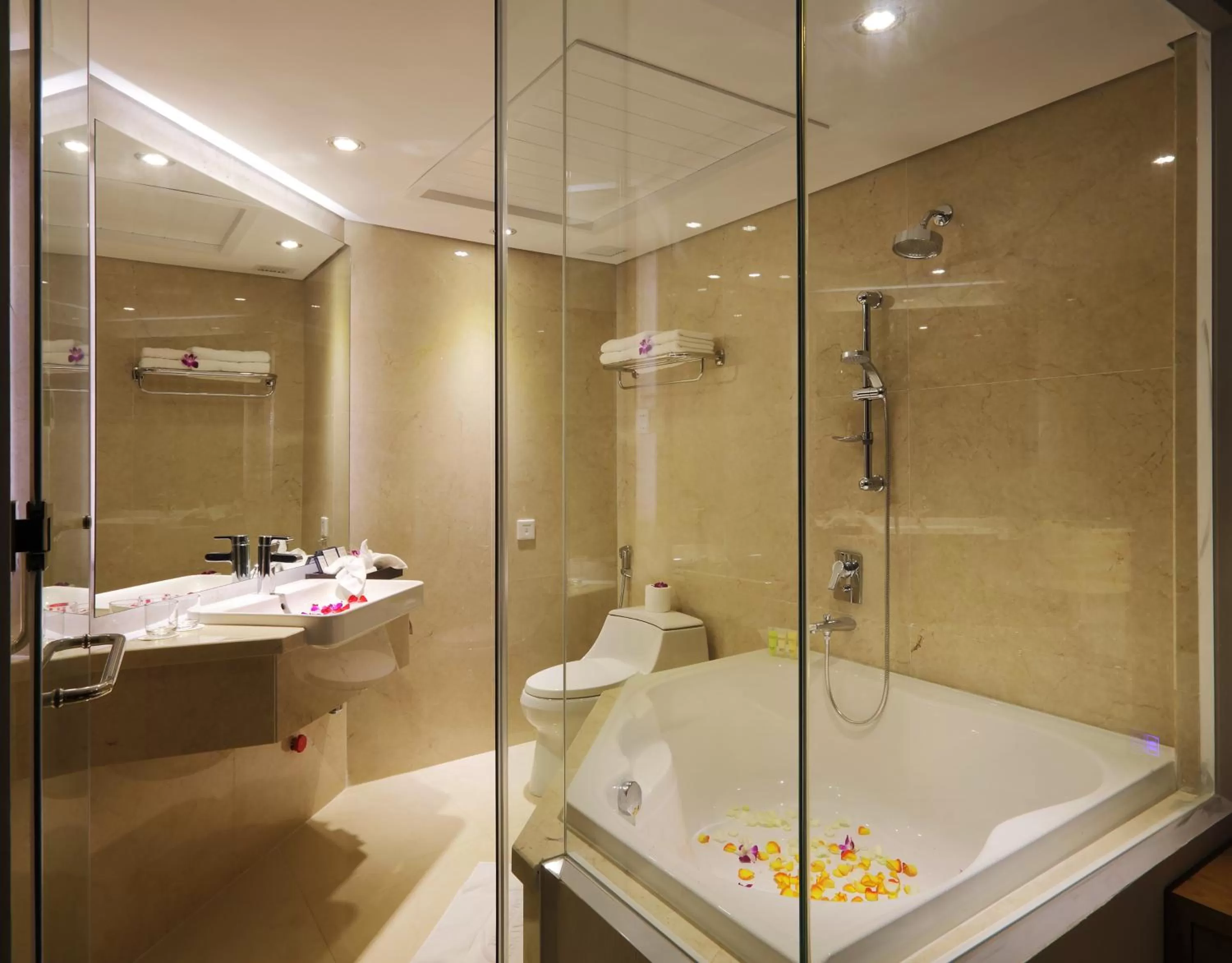 Toilet in Paradise Saigon Boutique Hotel & Spa