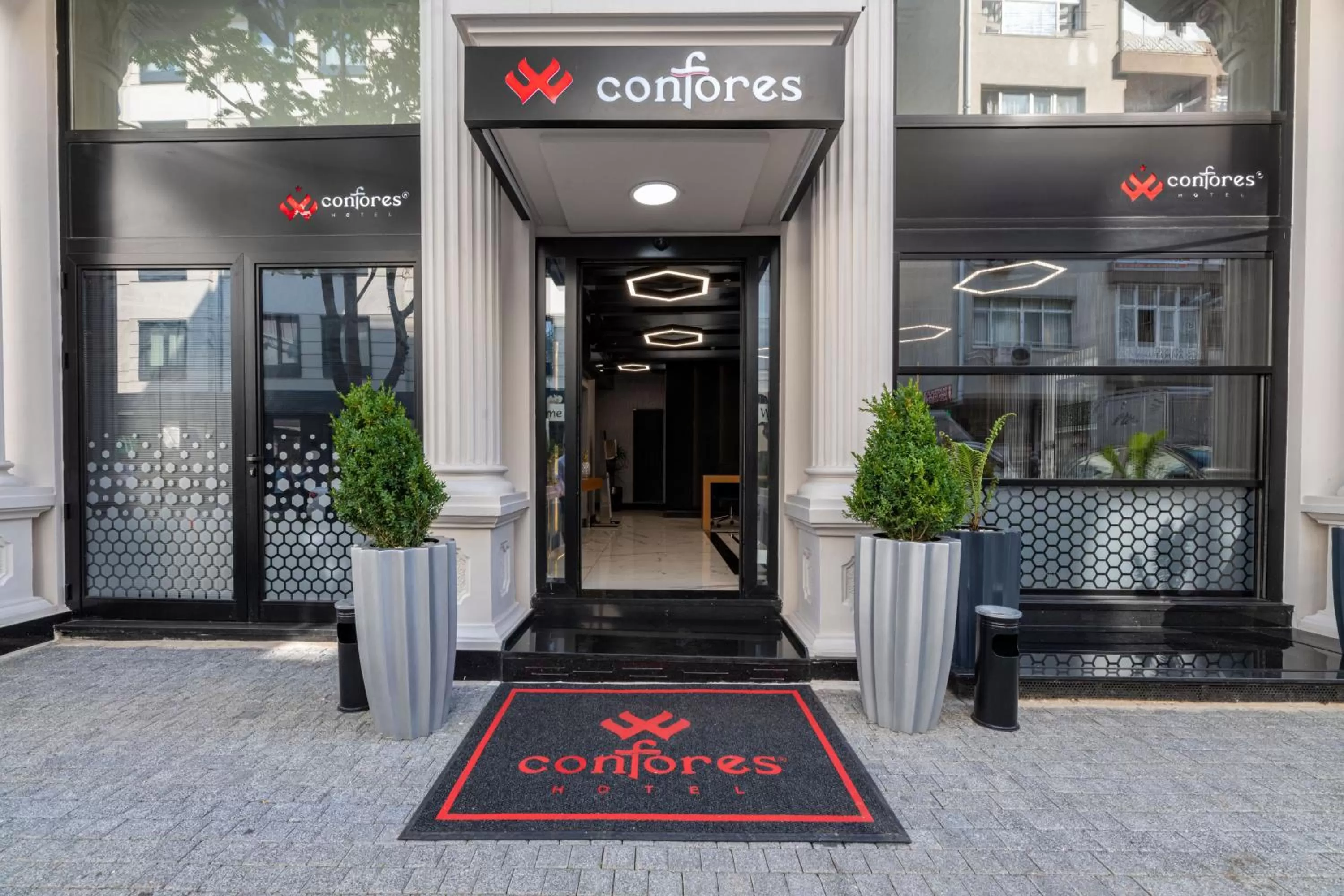Facade/entrance in Confores Hotel