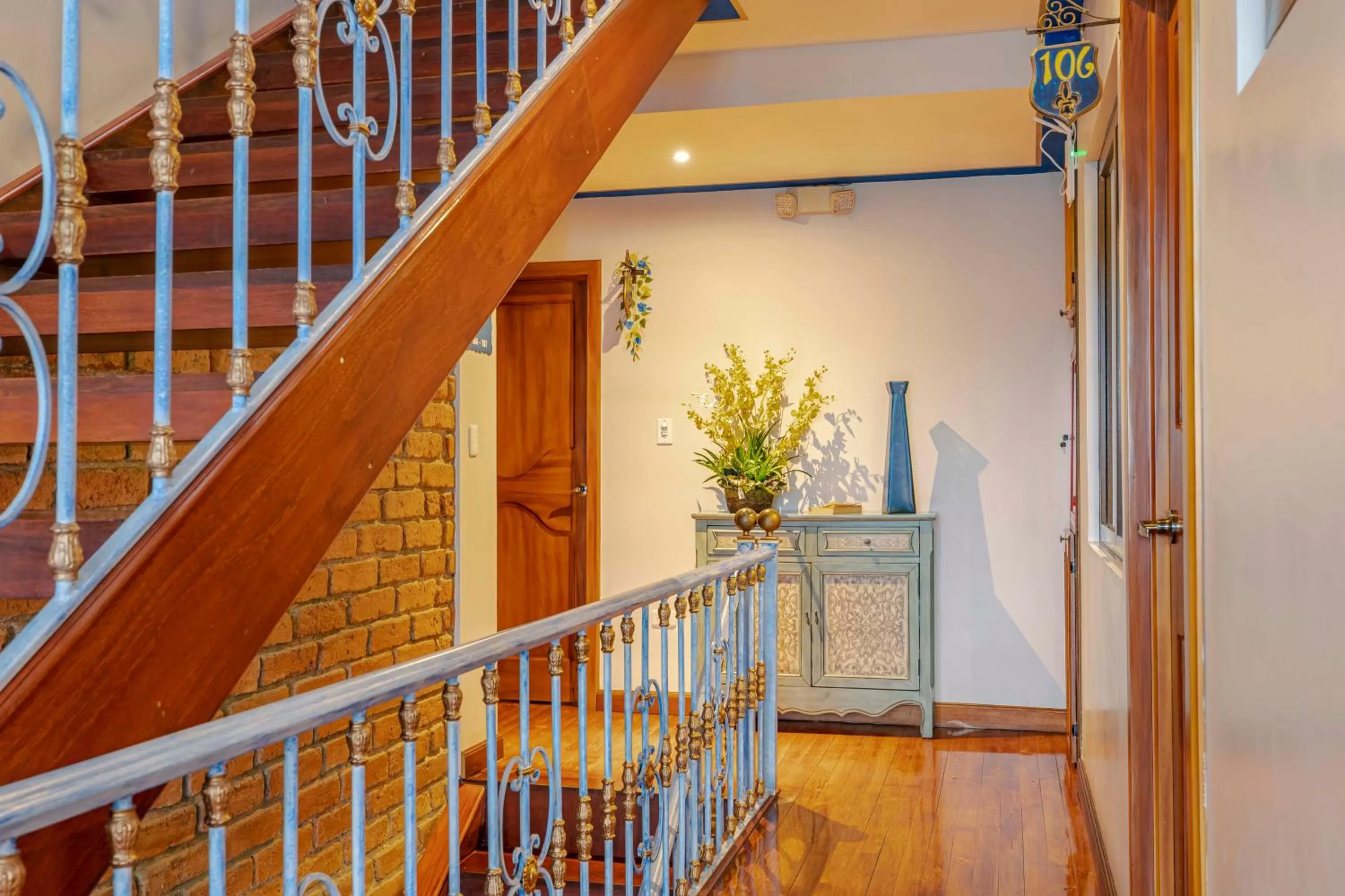 Property building in Hotel Azul de la Plaza by Chat Noir