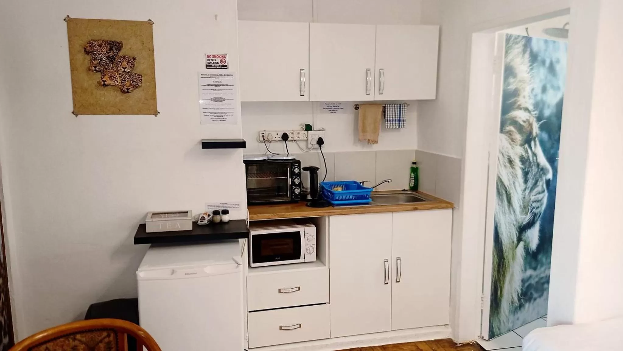 Kitchen or kitchenette, Kitchen/Kitchenette in Queensburgh B&B or Self Catering