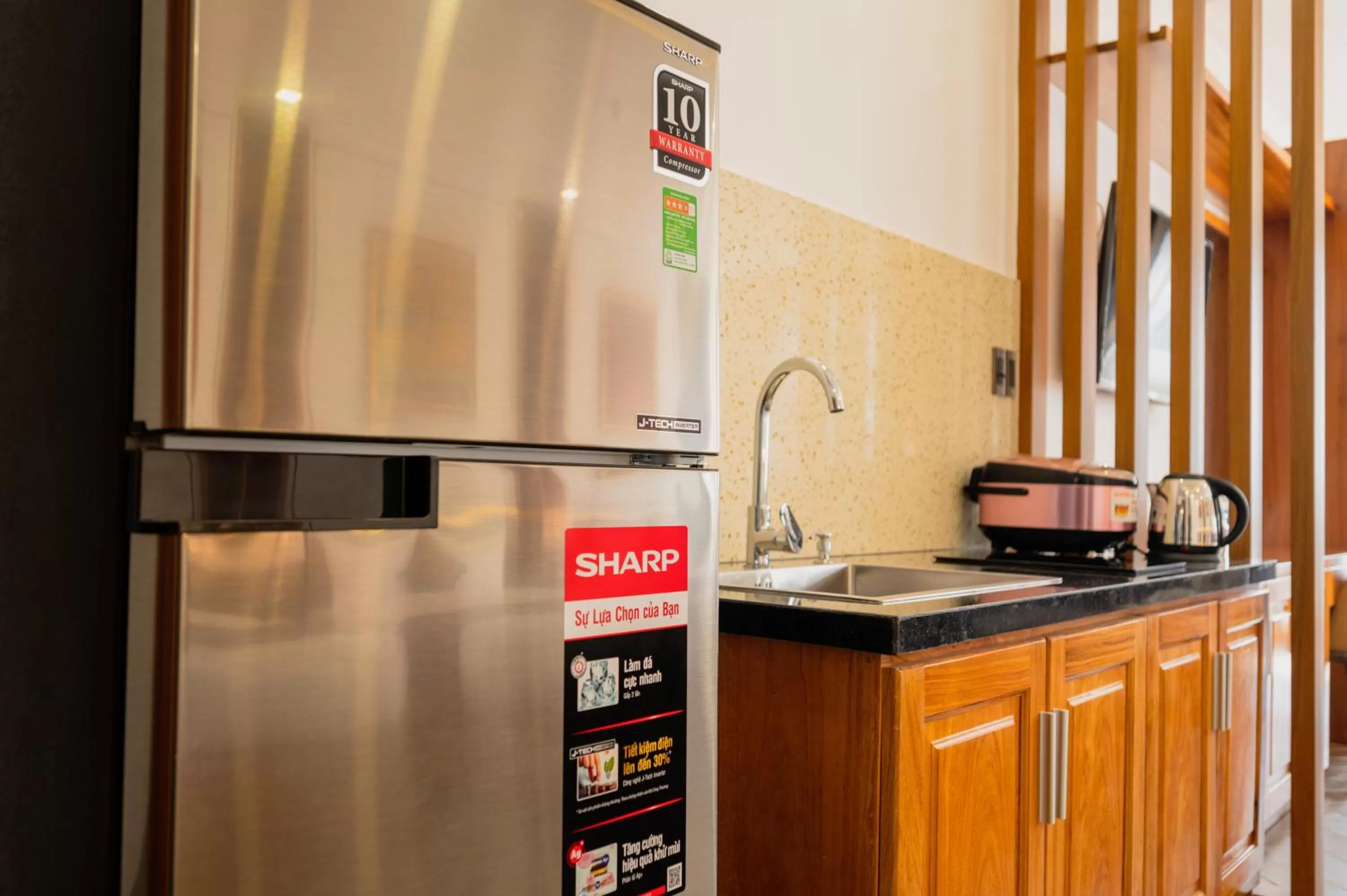 Coffee/tea facilities in La Fleur Premium Central Apartment Hotel