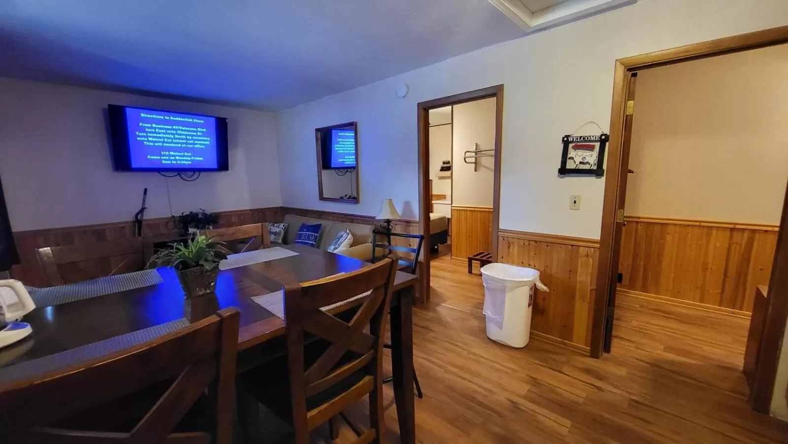 TV and multimedia in Hunter's Friend Resort near Table Rock Lake