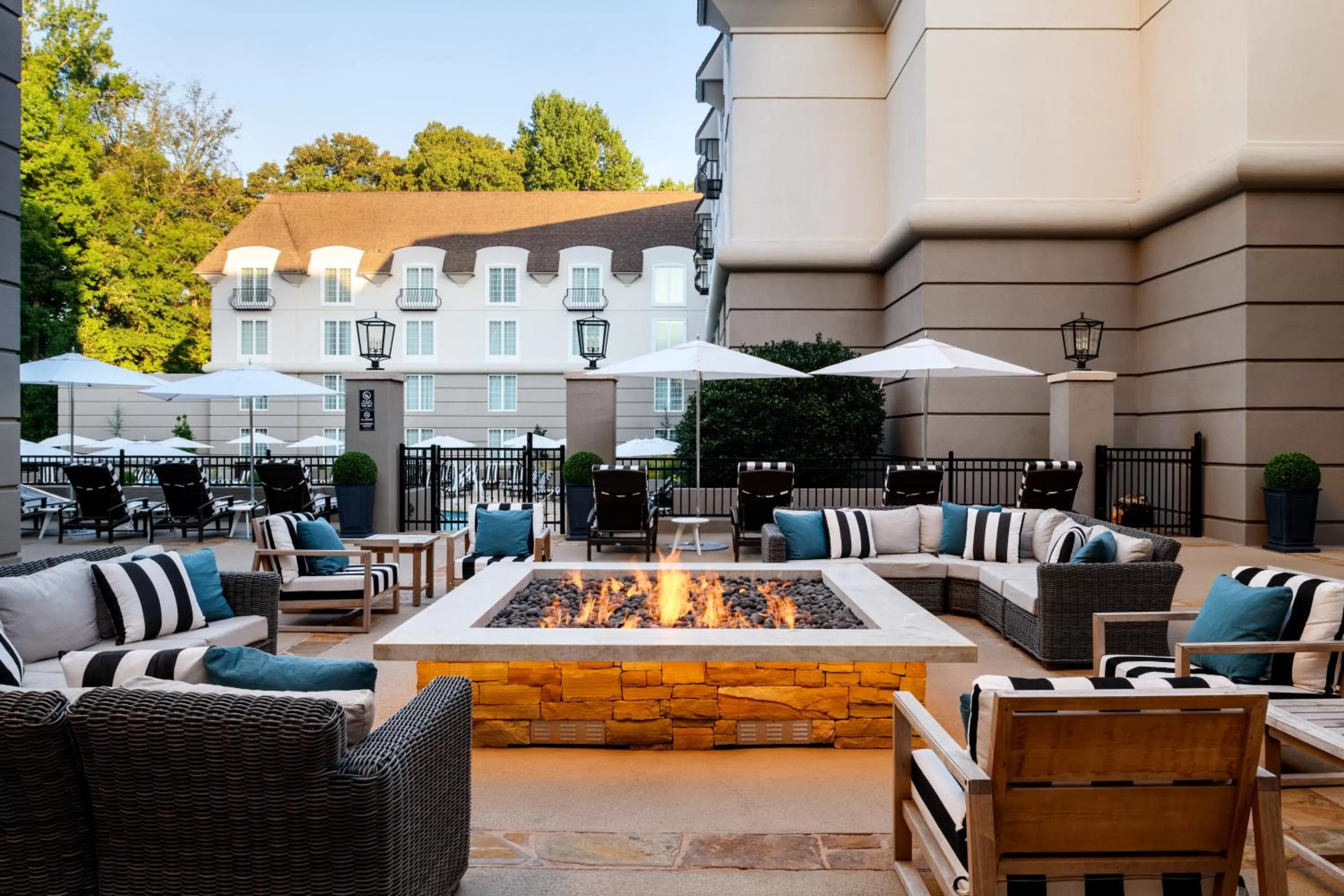 Swimming pool in Chateau Elan Winery